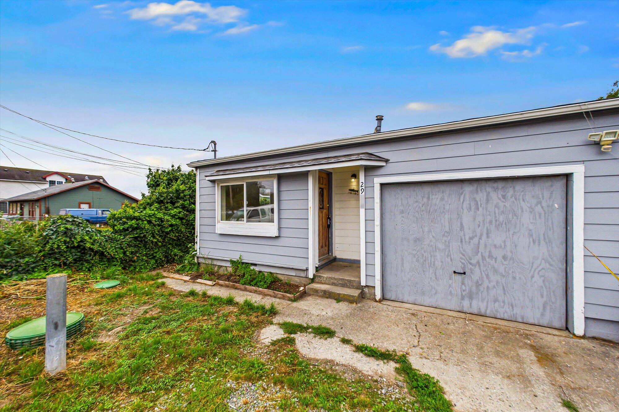 2910 Van Duzen Street