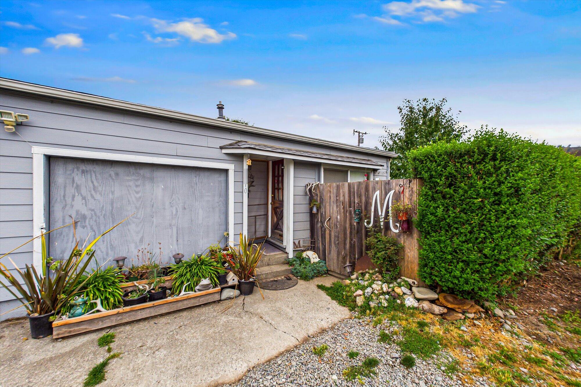2910 Van Duzen Street