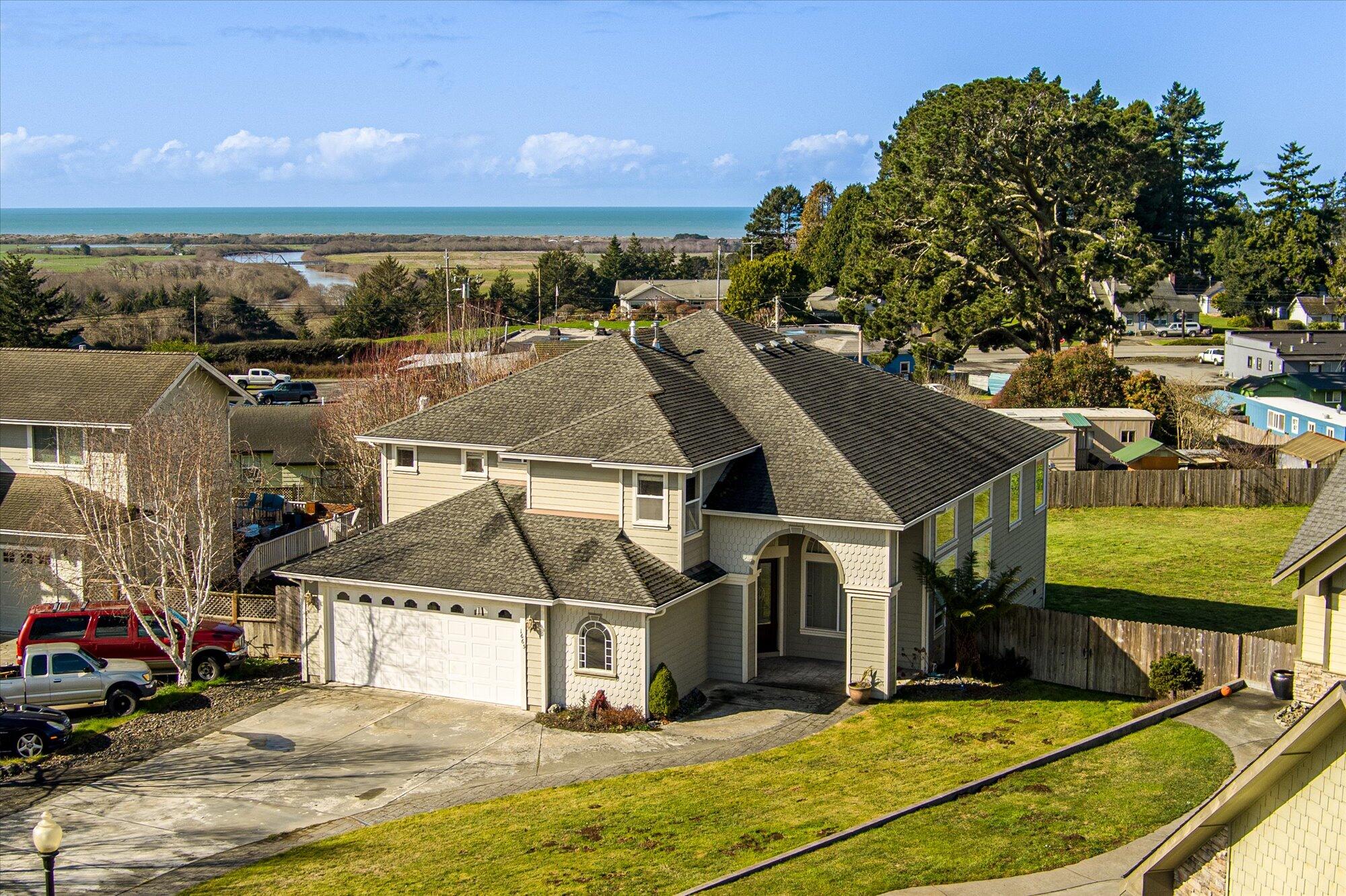 1665 Kristin Way, McKinleyville