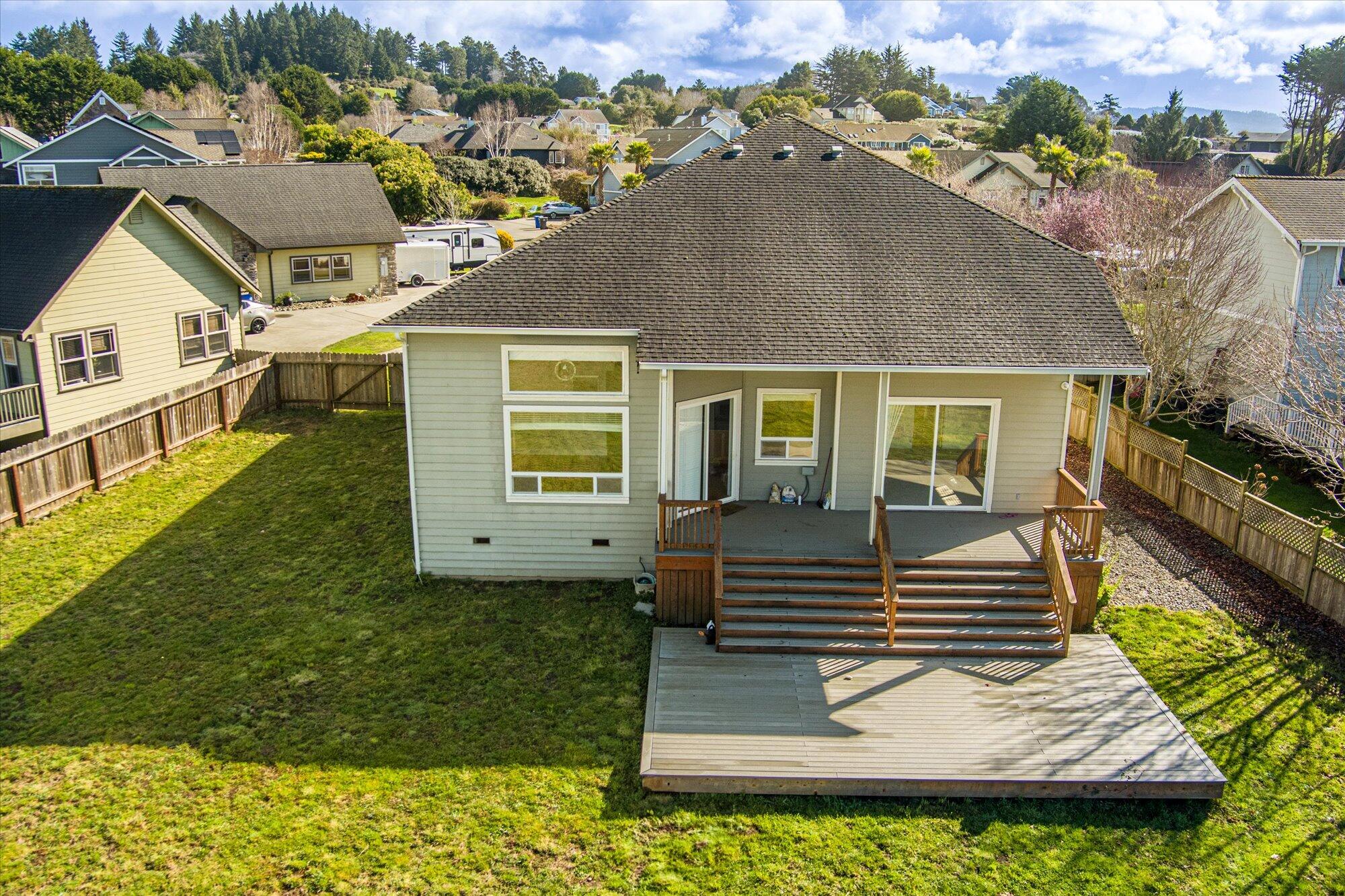 1665 Kristin Way, McKinleyville