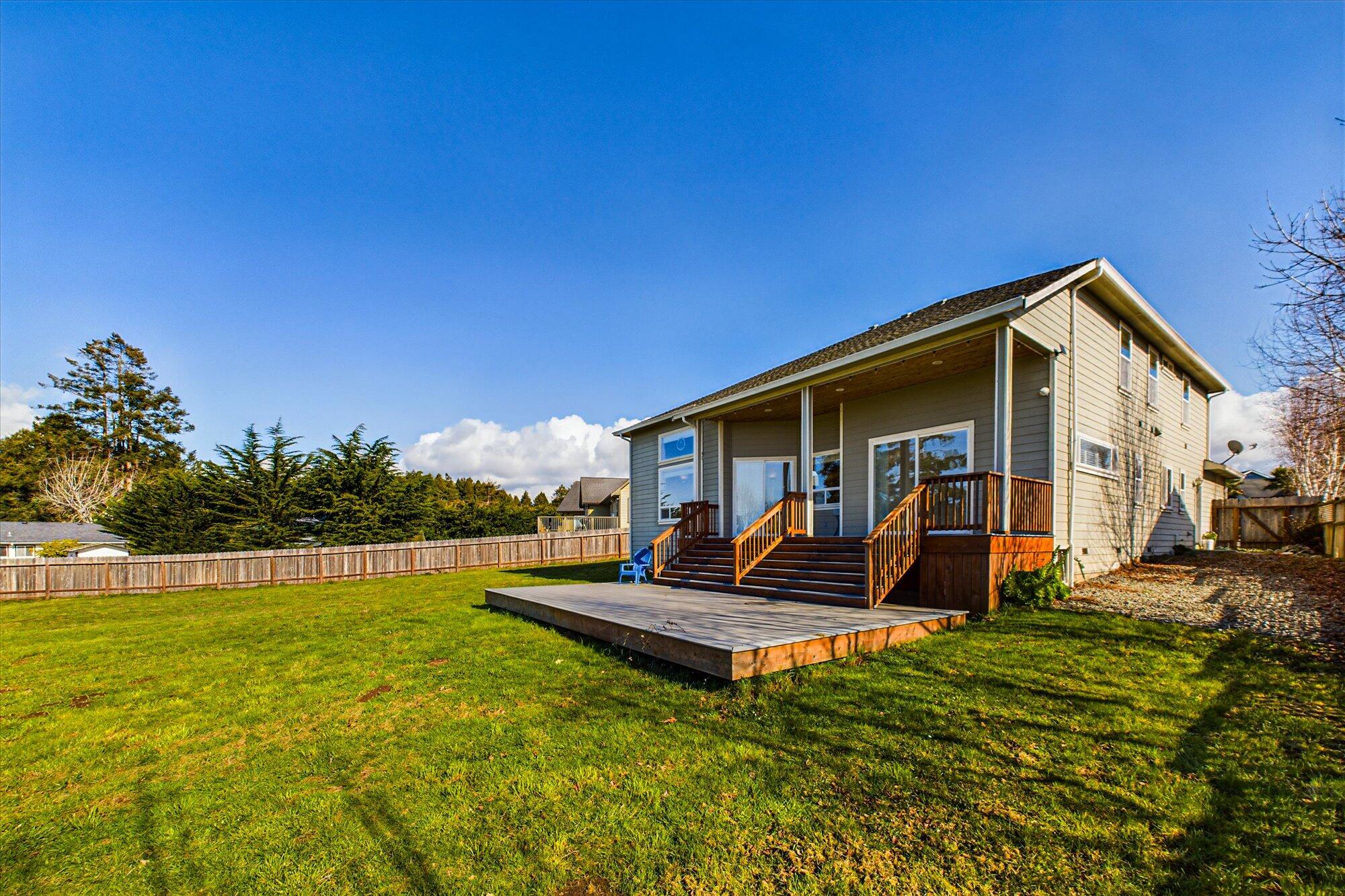 1665 Kristin Way, McKinleyville