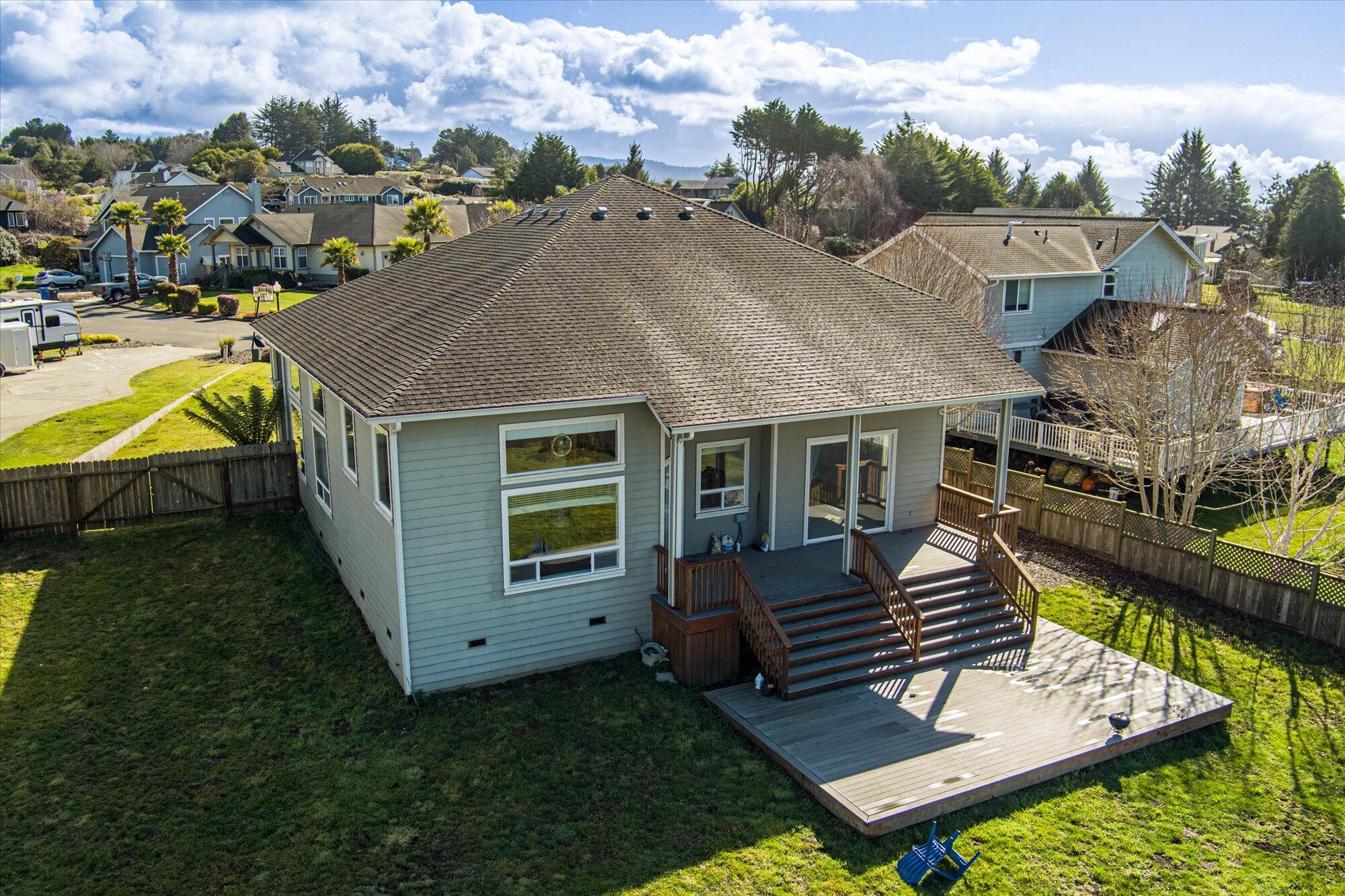 1665 Kristin Way, McKinleyville