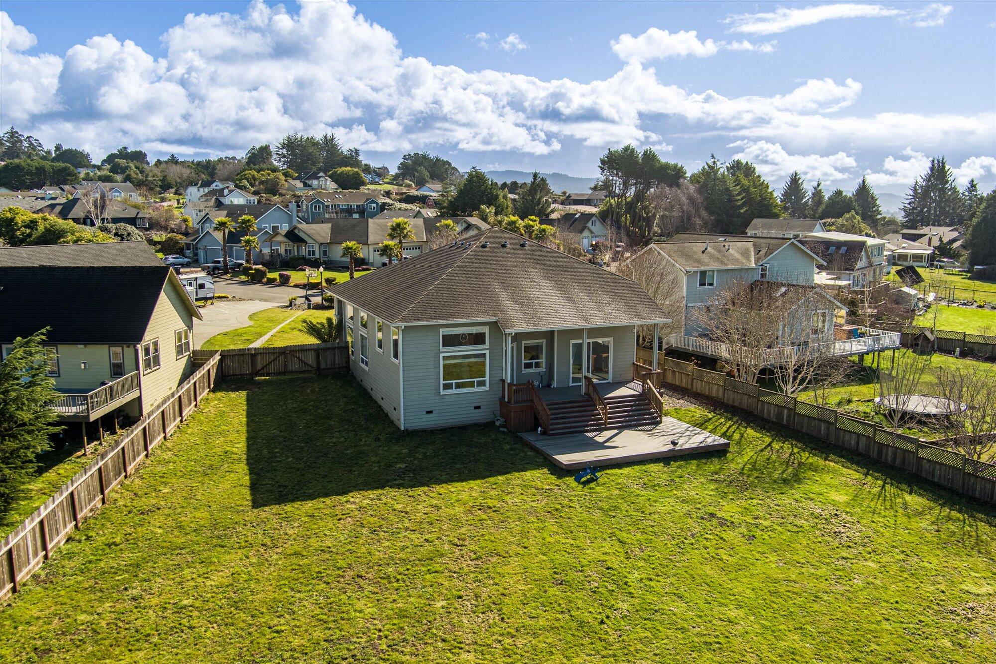 1665 Kristin Way, McKinleyville