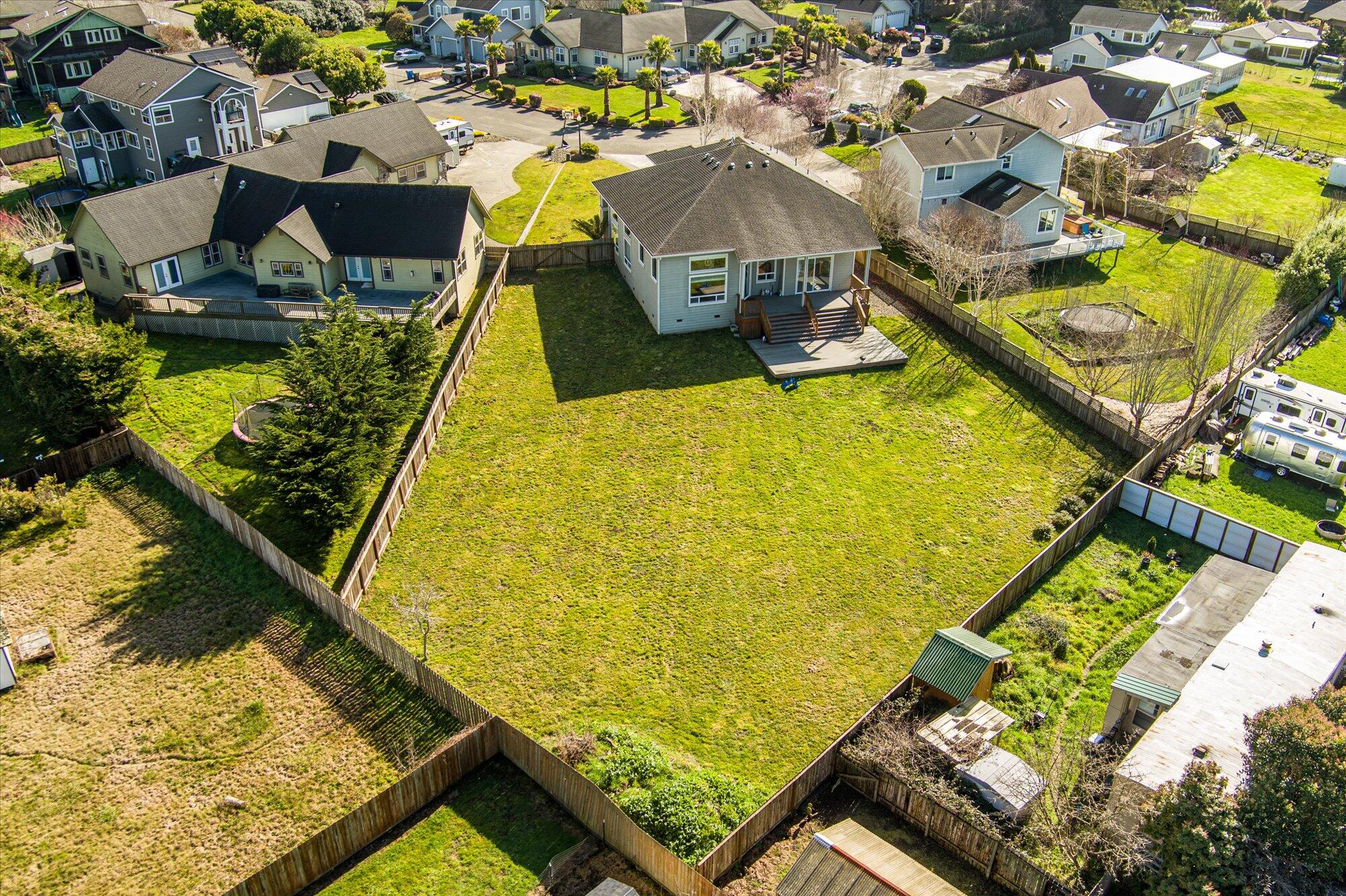 1665 Kristin Way, McKinleyville