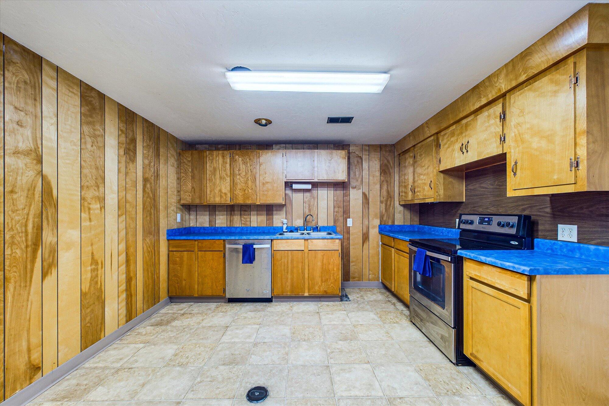 3522 Dakota Street