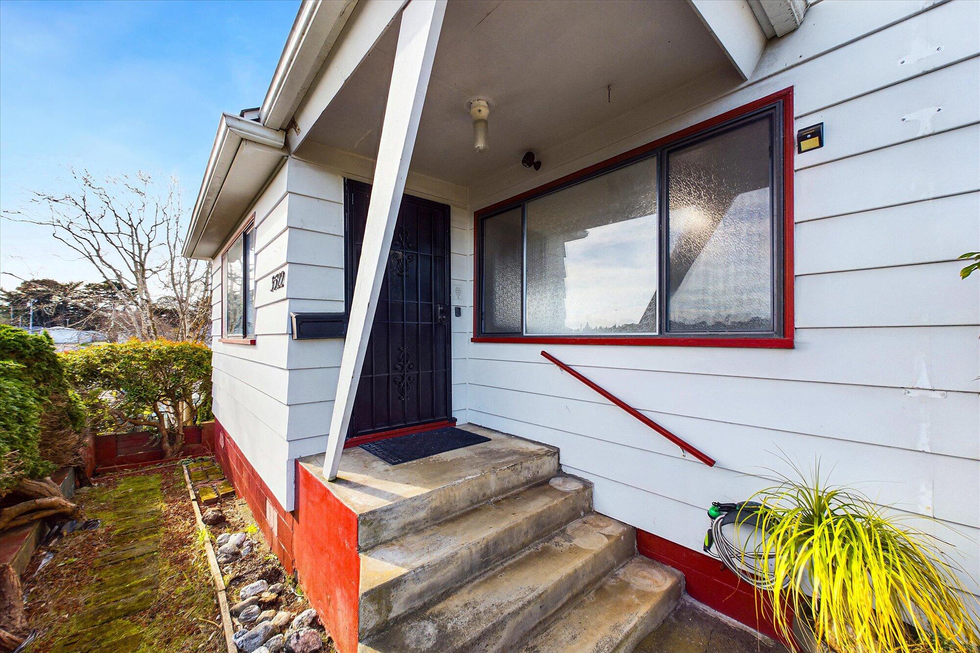 3522 Dakota Street