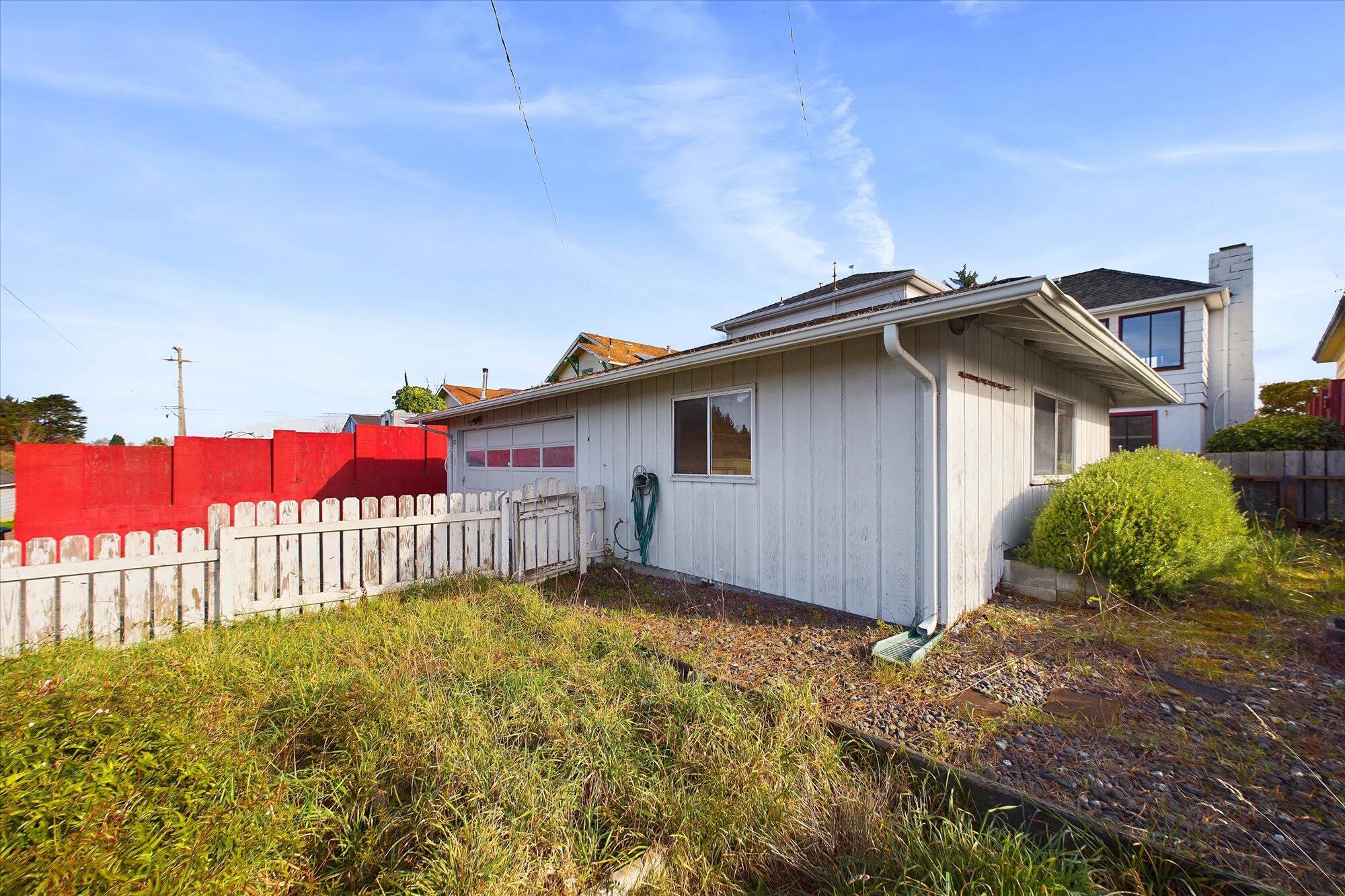 3522 Dakota Street