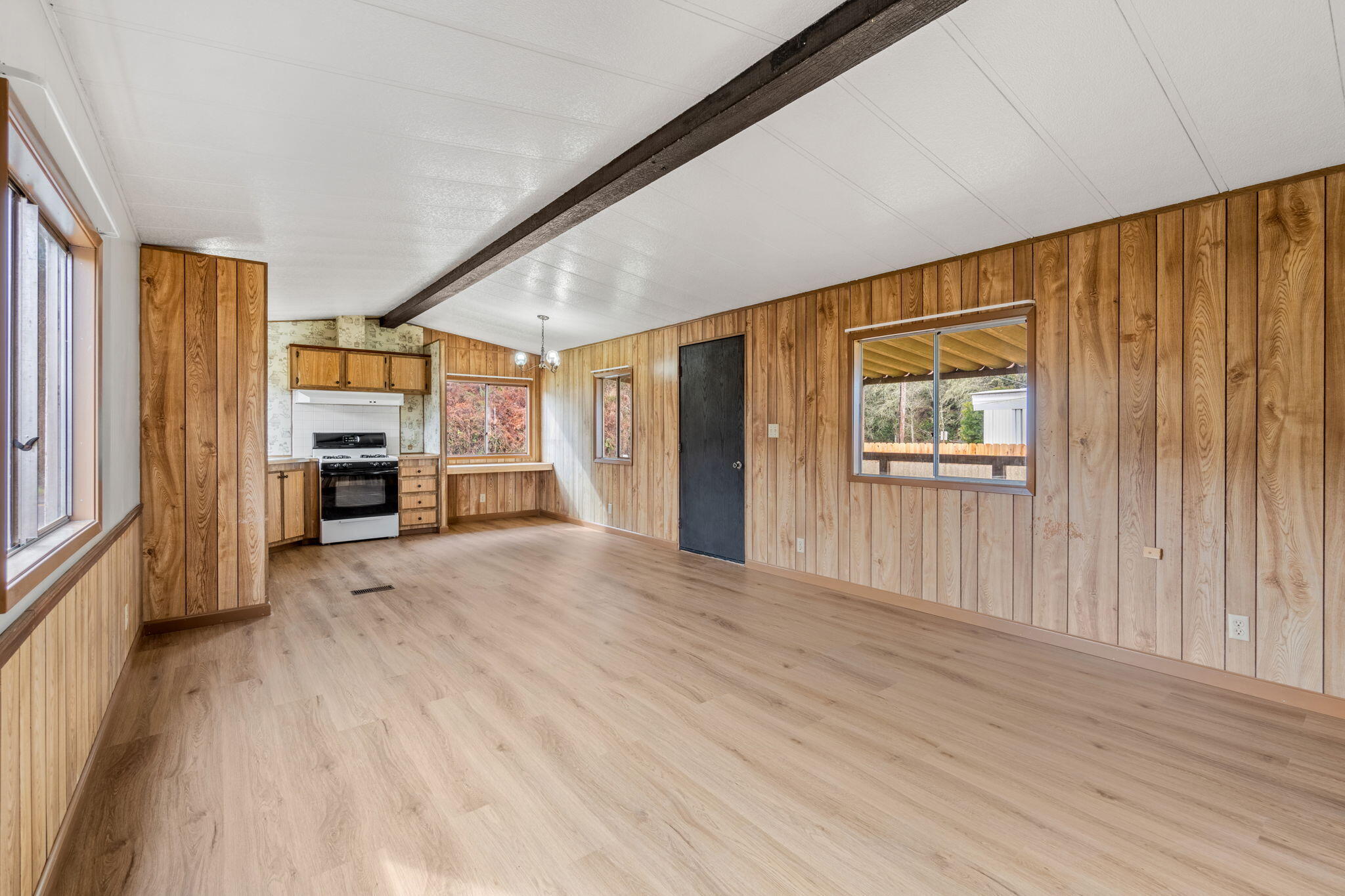701 Centerville Road 8