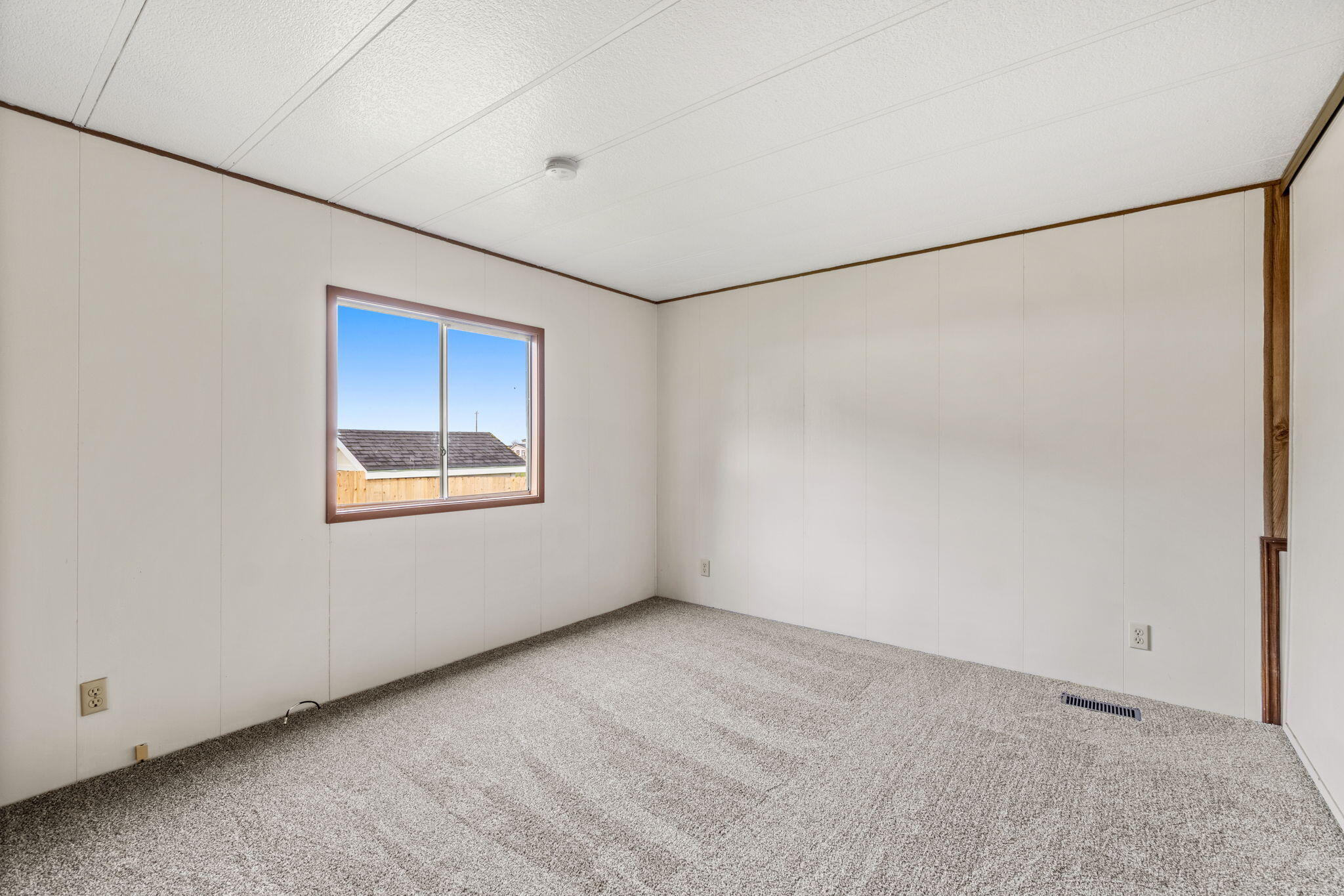 701 Centerville Road 8