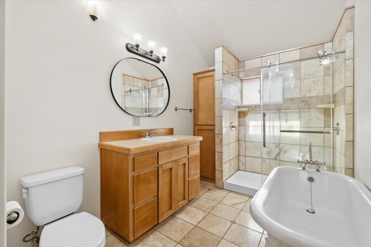 1946 S Gwin Road, McKinleyville