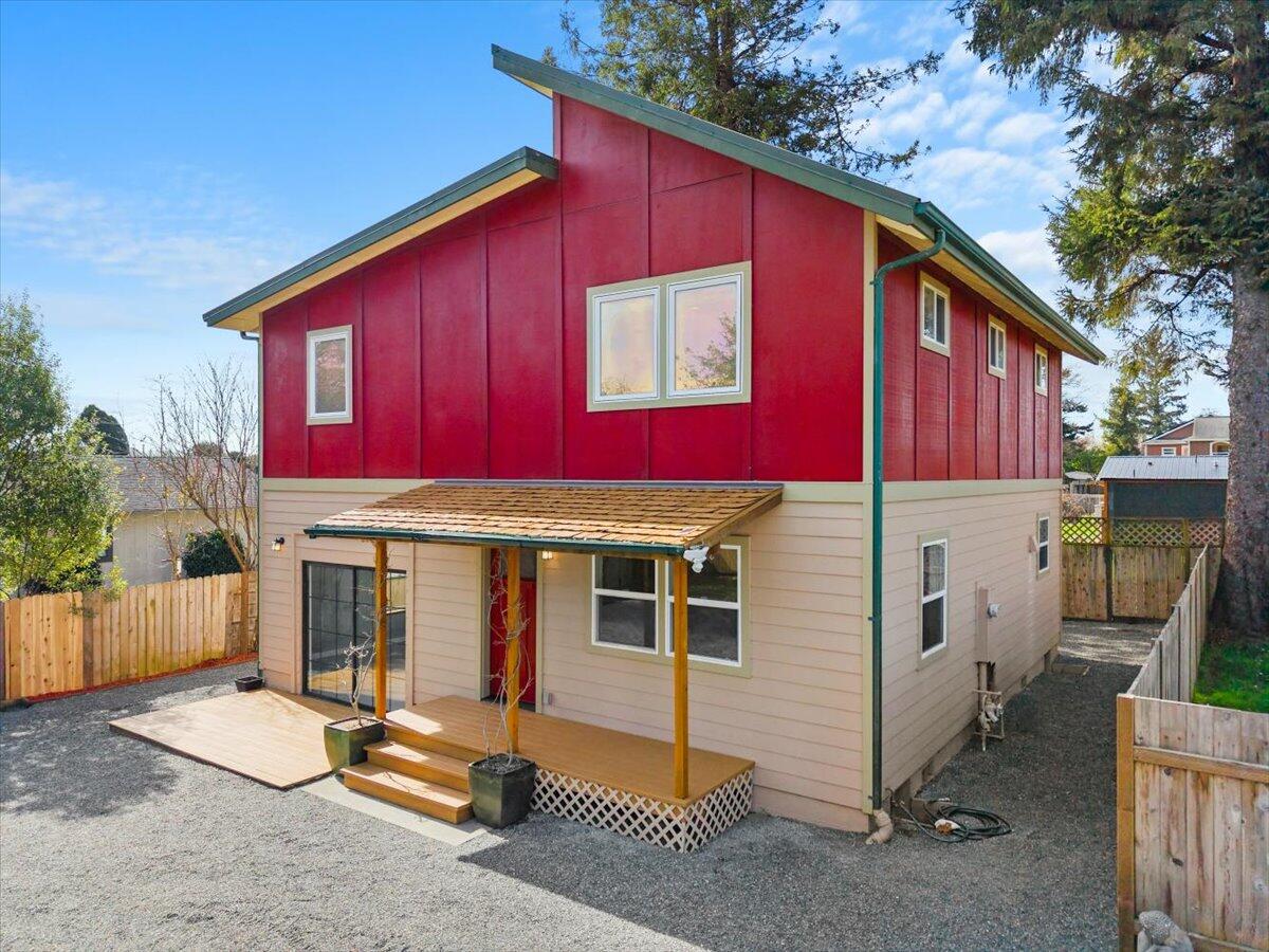 1946 S Gwin Road, McKinleyville