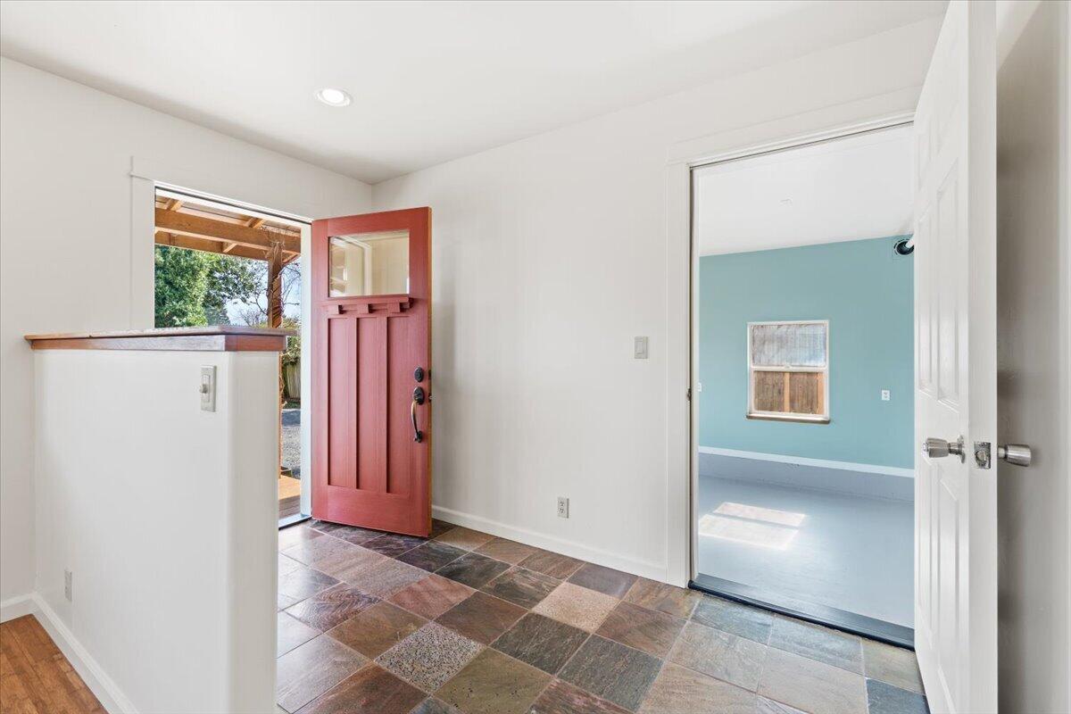 1946 S Gwin Road, McKinleyville