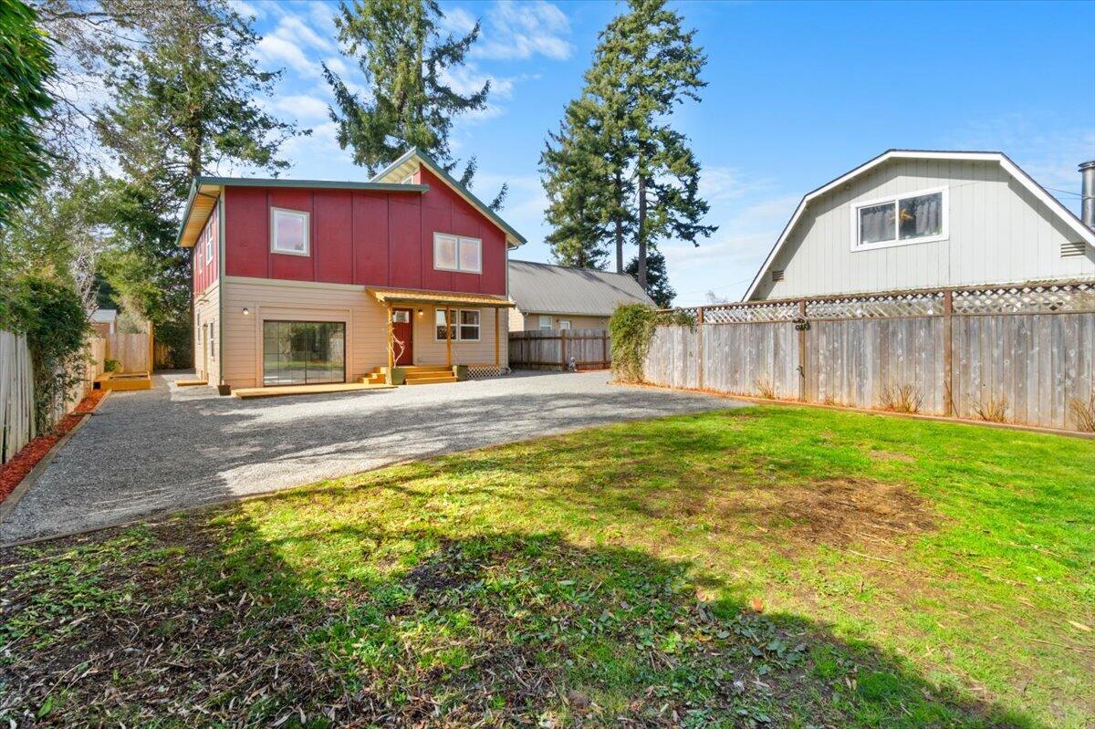 1946 S Gwin Road, McKinleyville