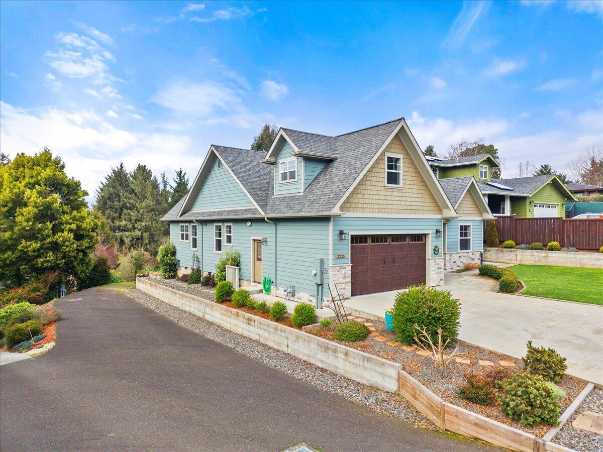 2225 Burns Drive