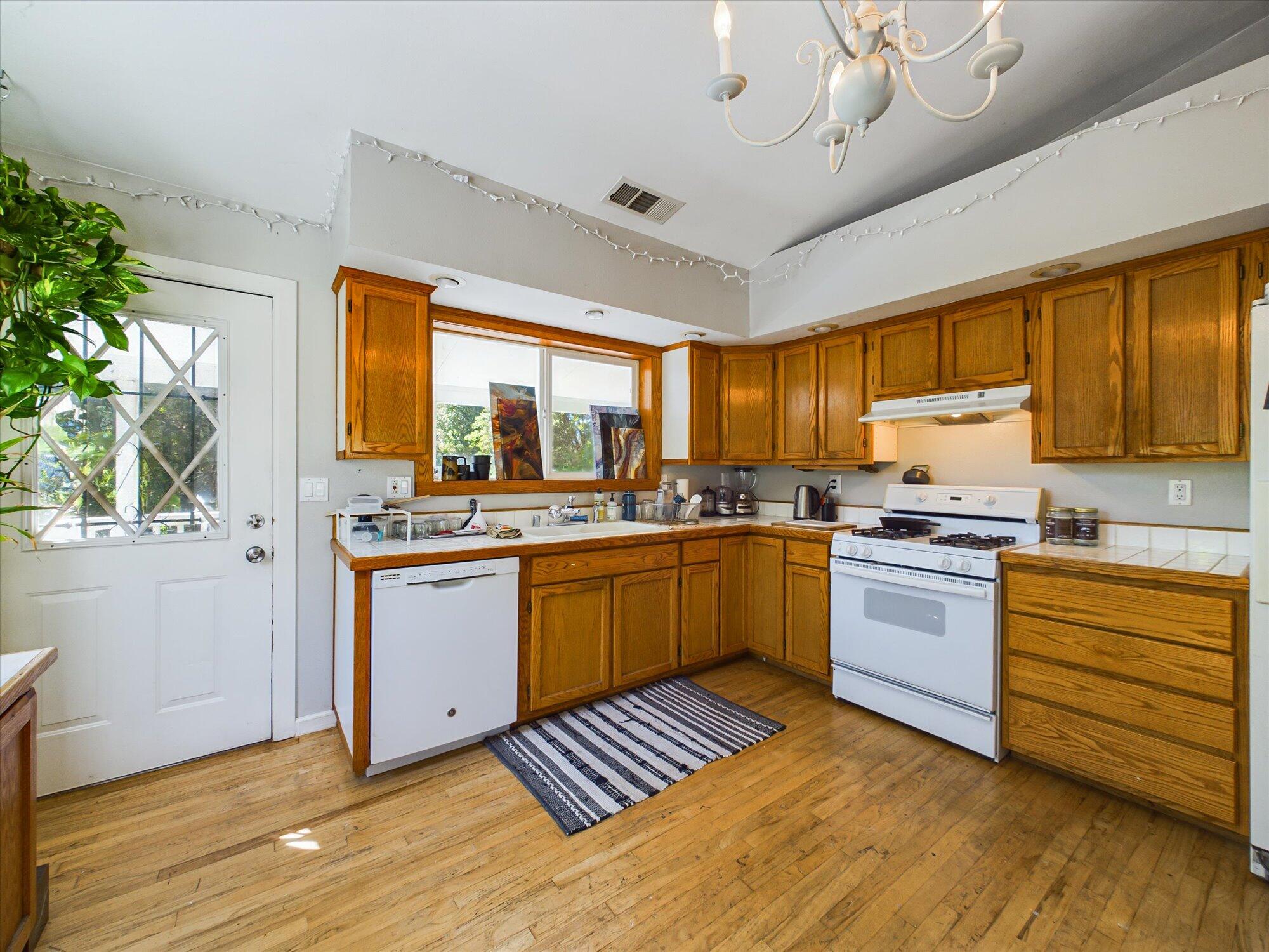 654 Forest View Drive