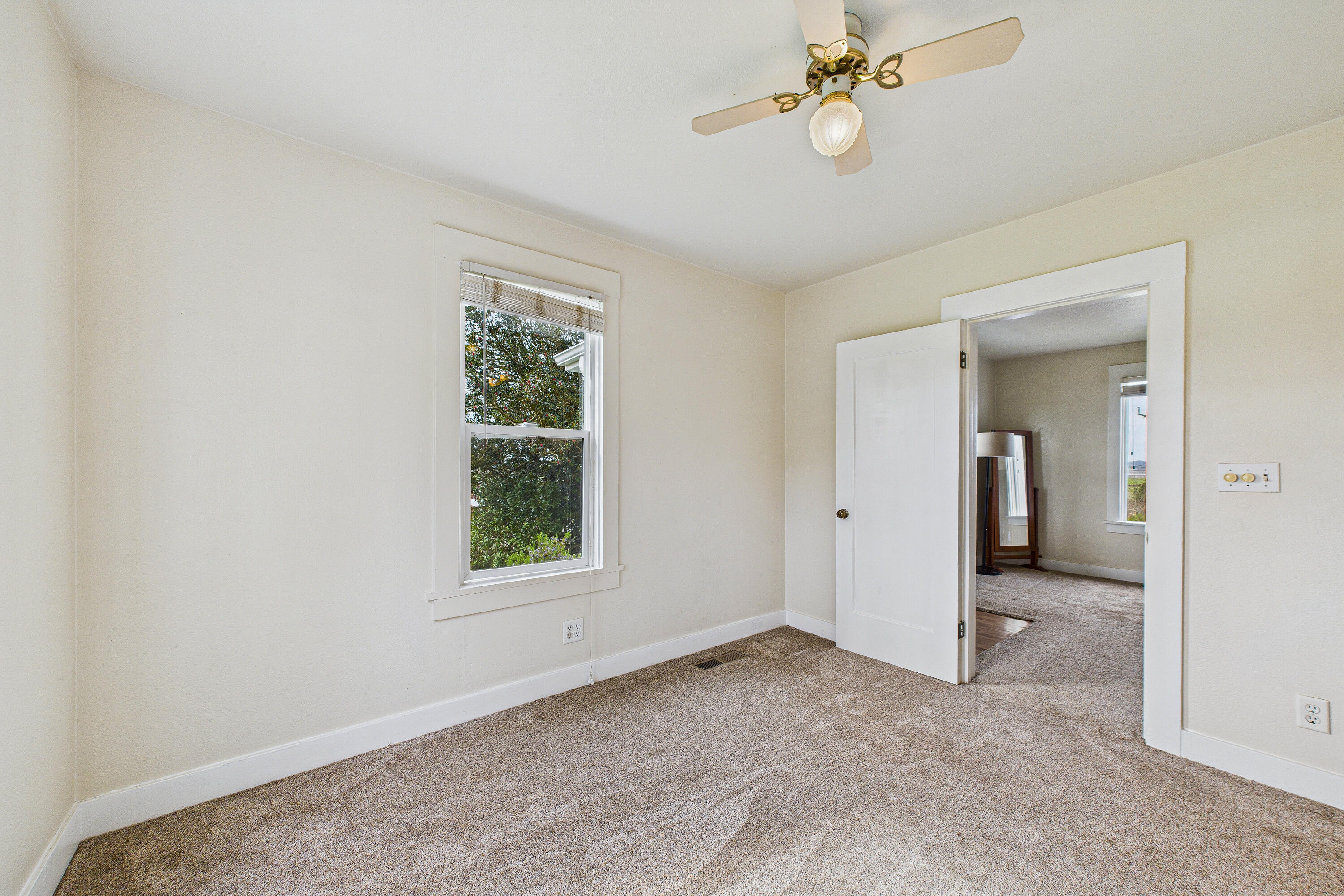 5863 Elk River Road