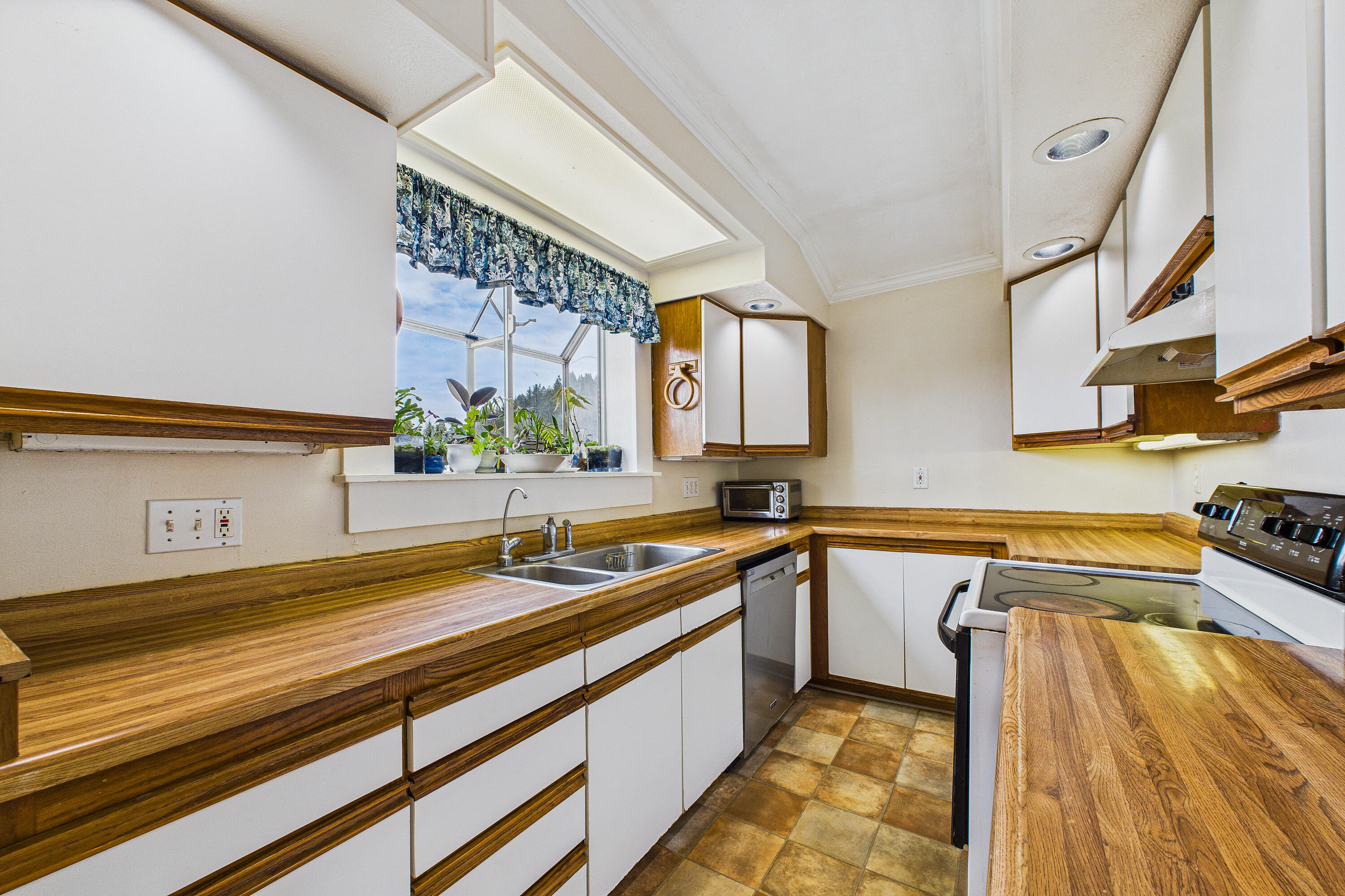 5863 Elk River Road