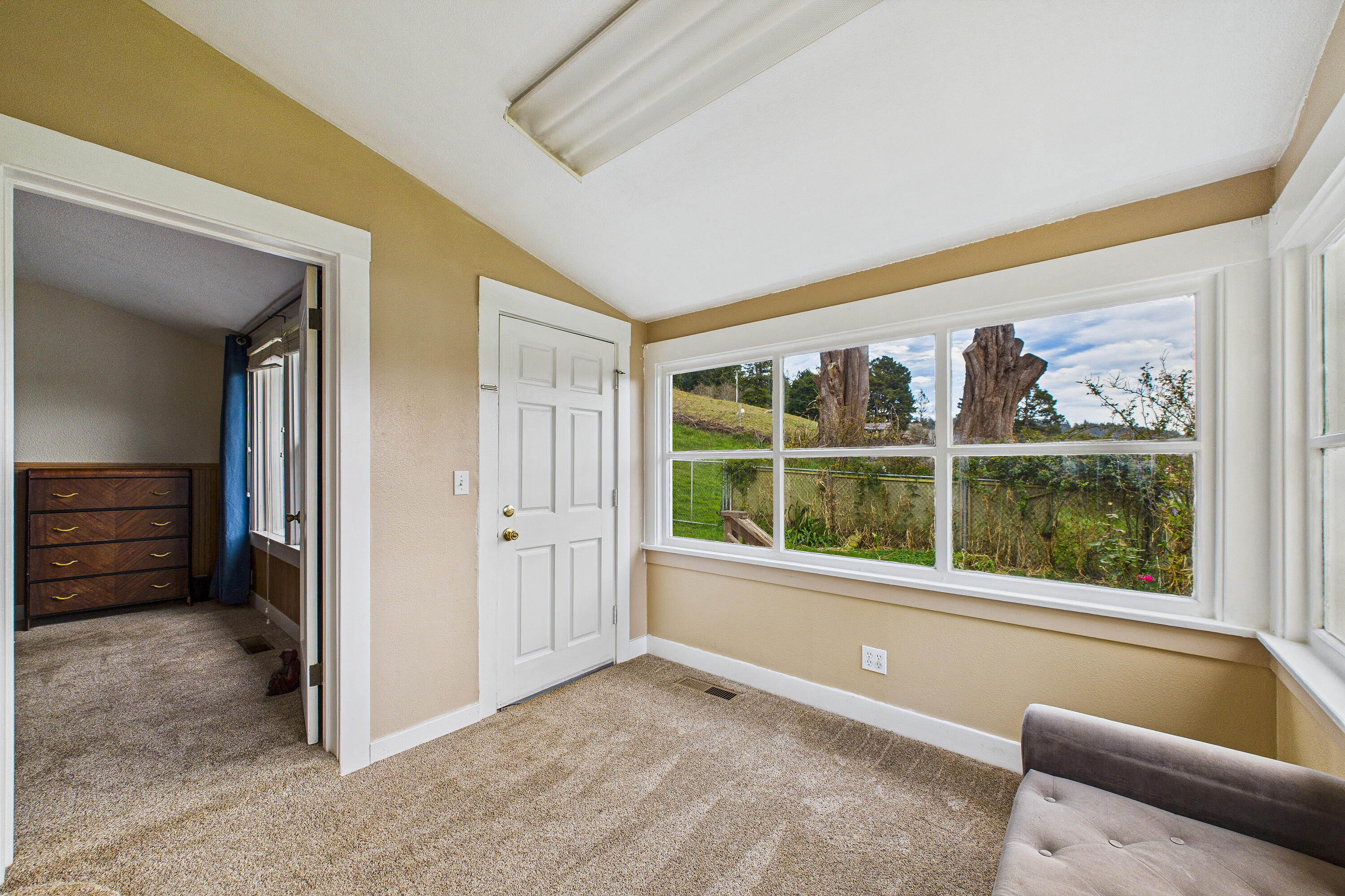 5863 Elk River Road