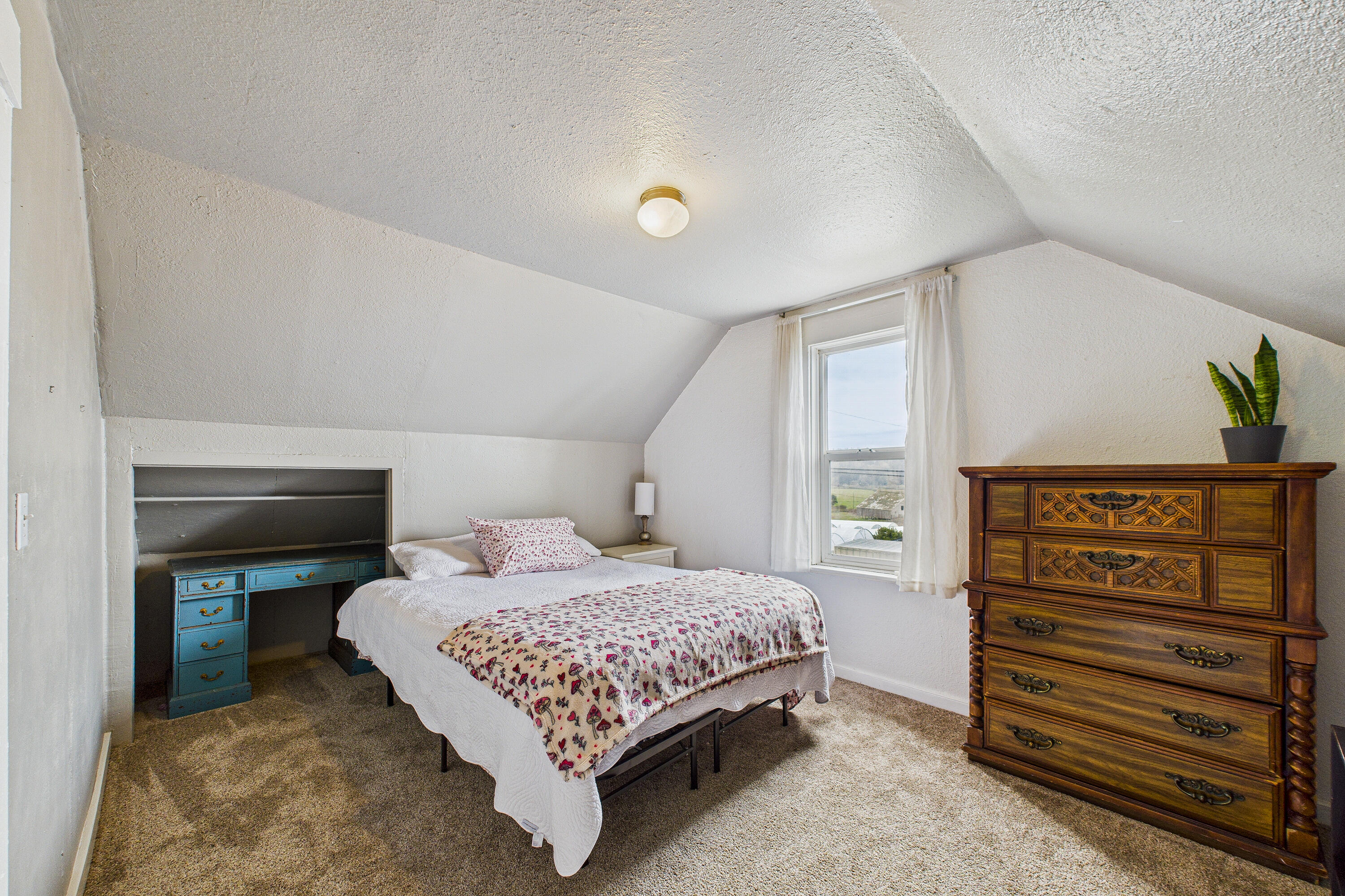 5863 Elk River Road