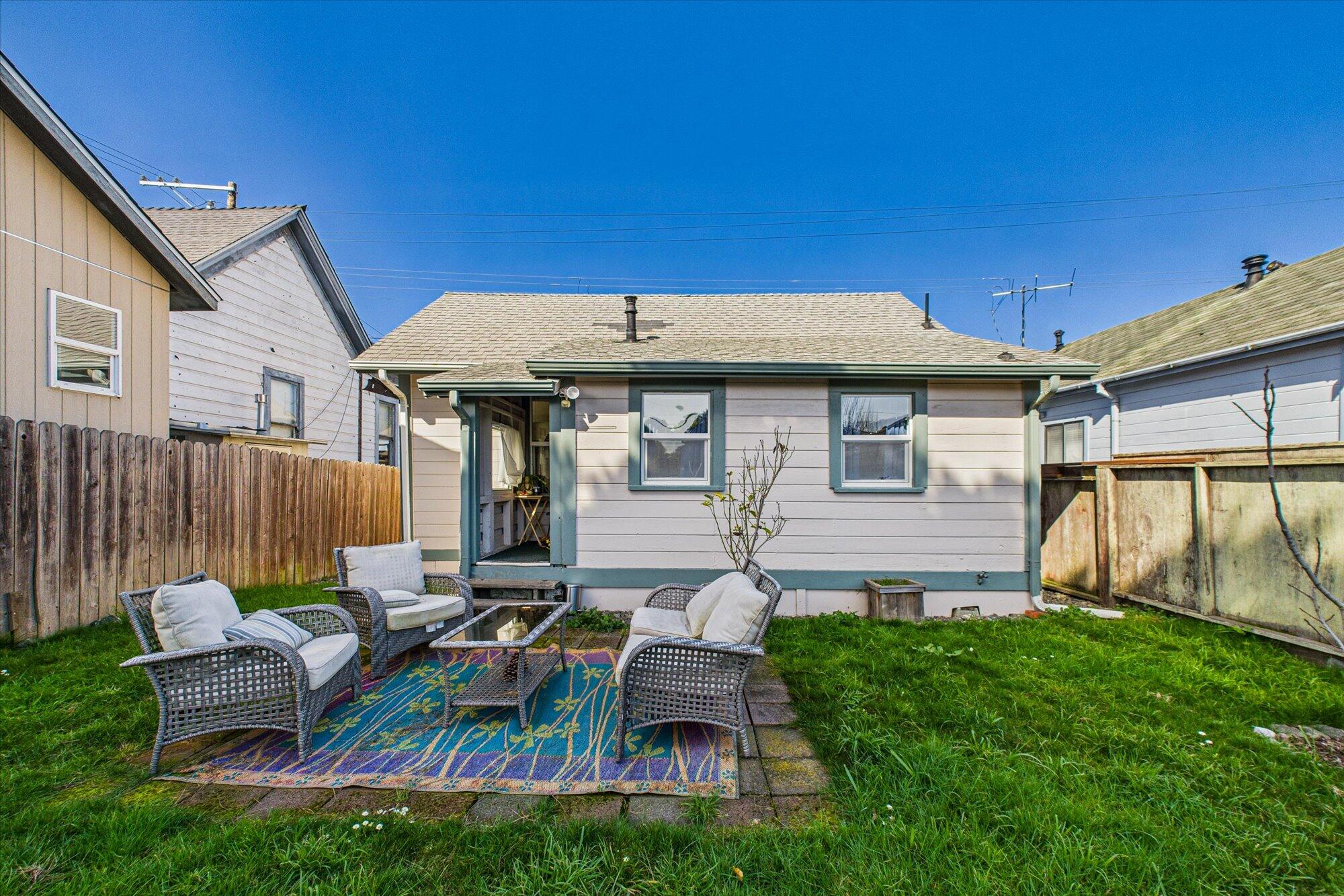 1418 6th Street