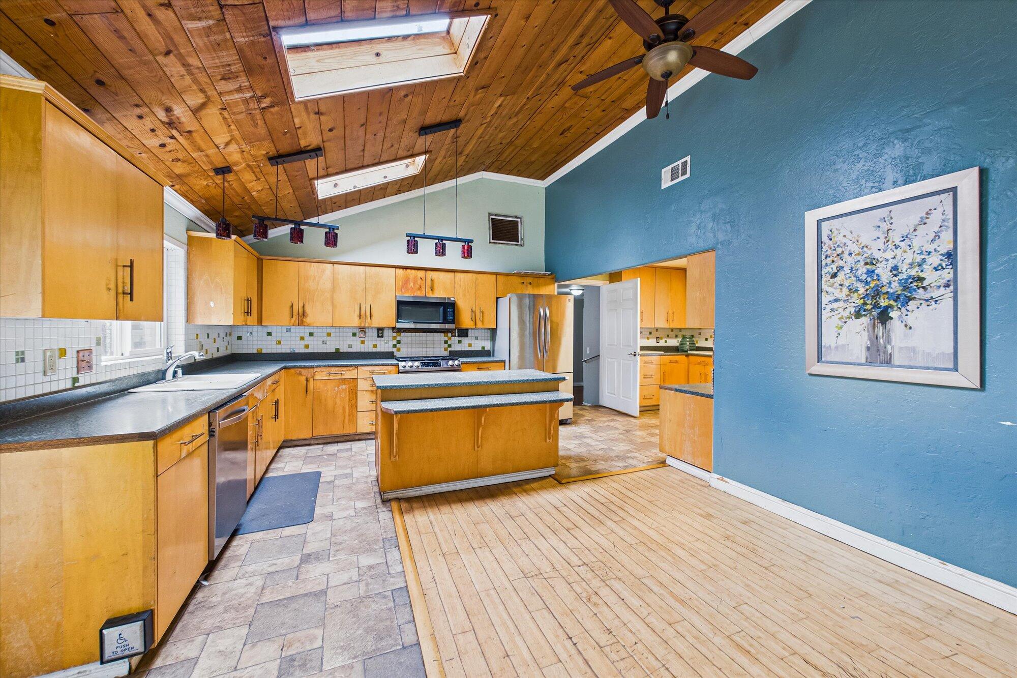 903 Cedar Avenue