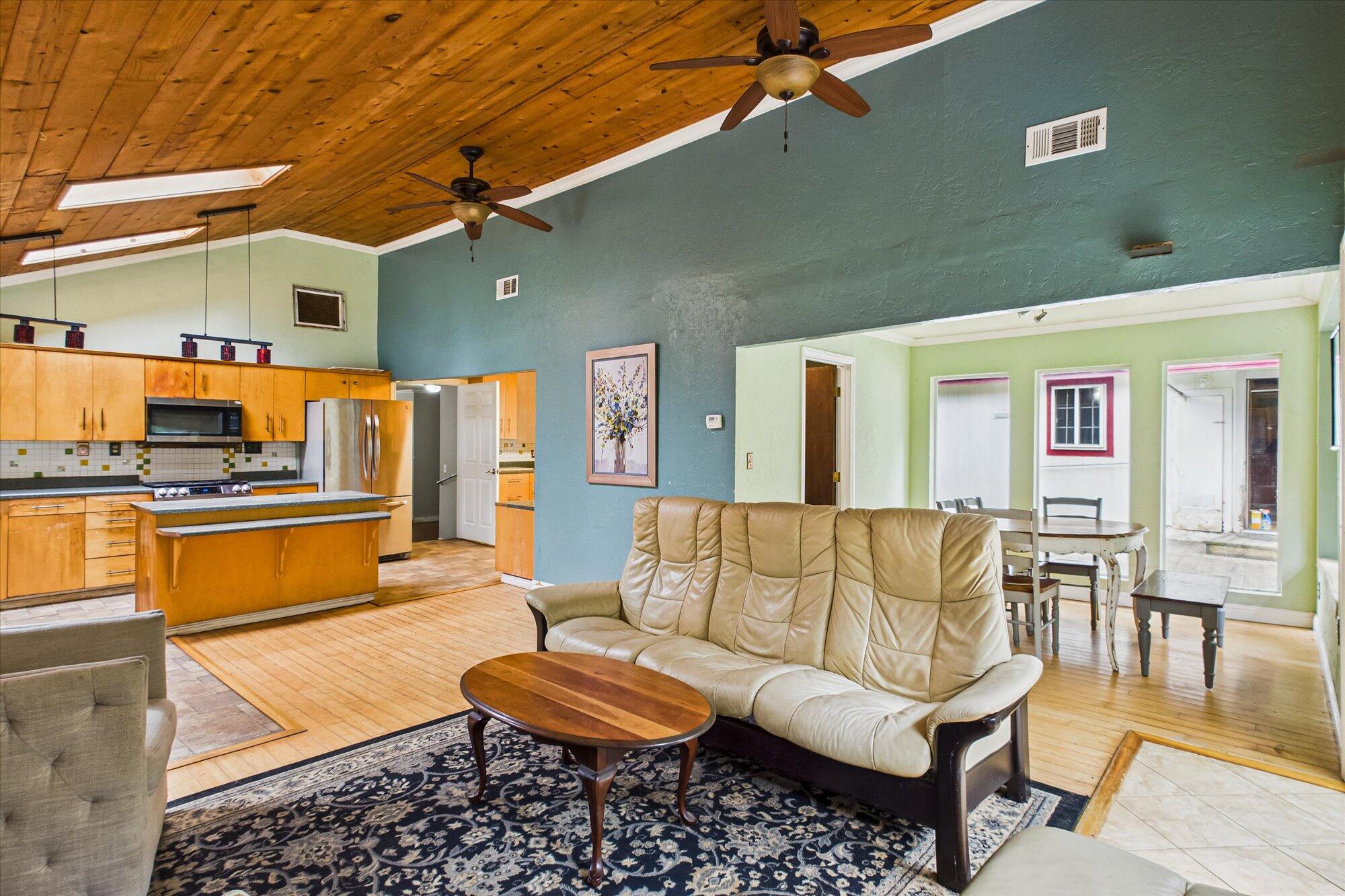 903 Cedar Avenue