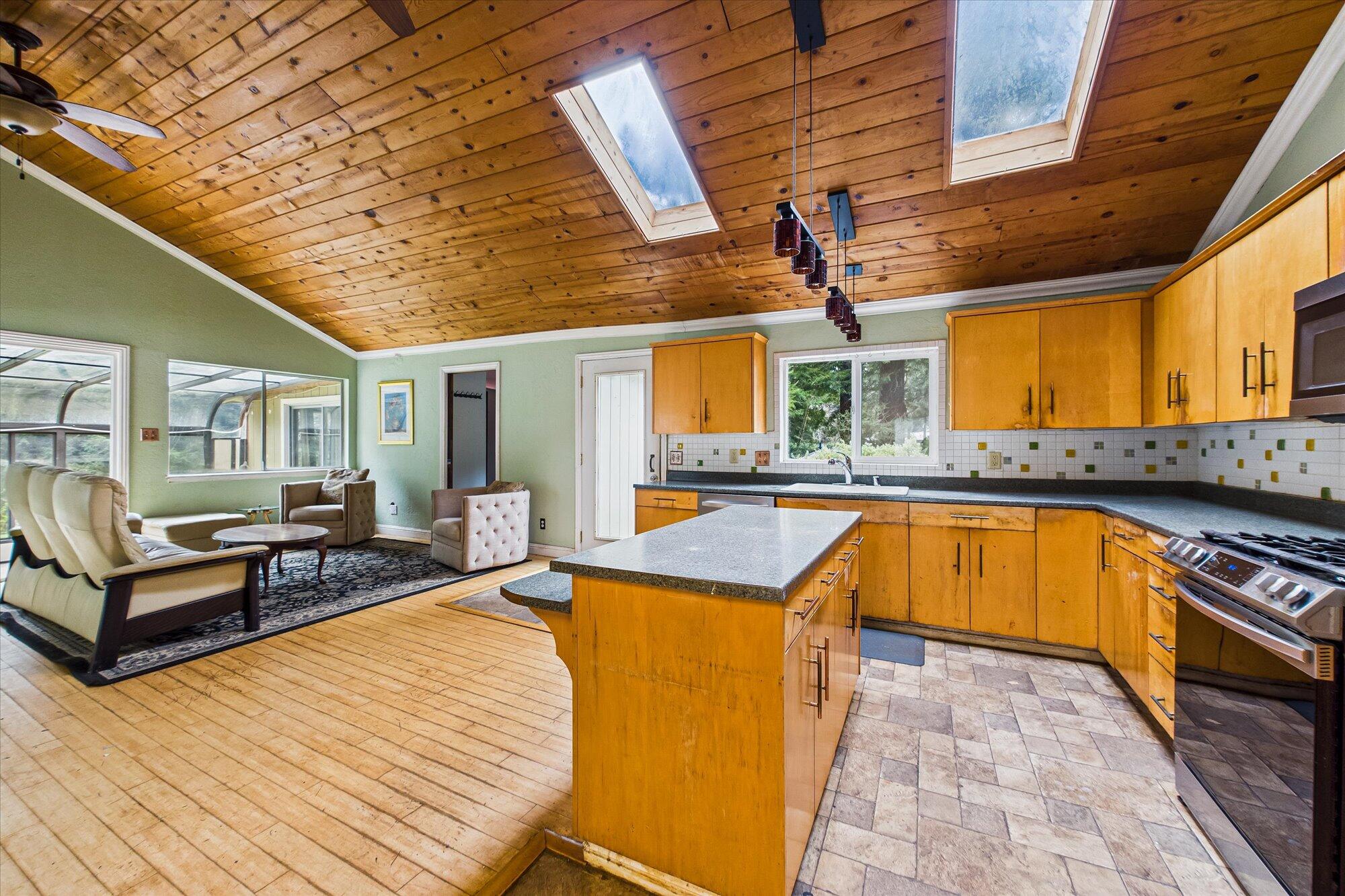 903 Cedar Avenue