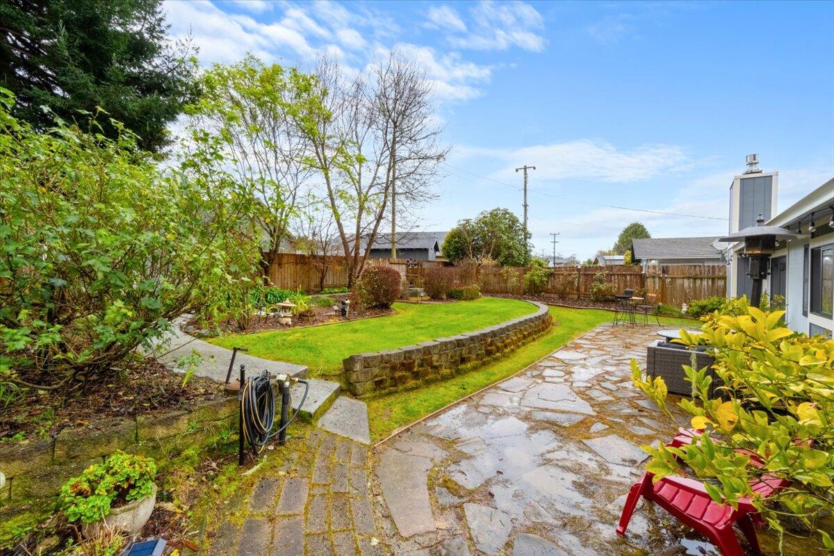 1346 Parkside Dr Drive, McKinleyville