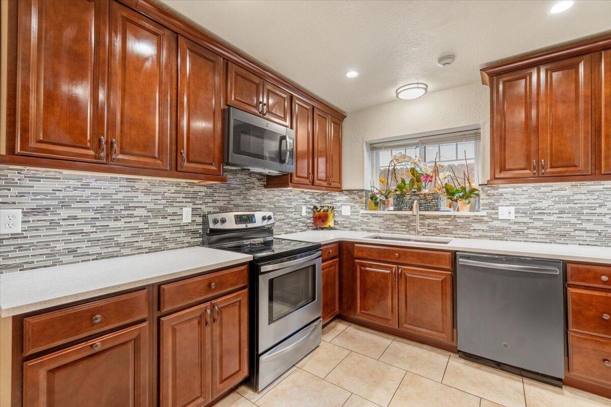 1346 Parkside Dr Drive, McKinleyville