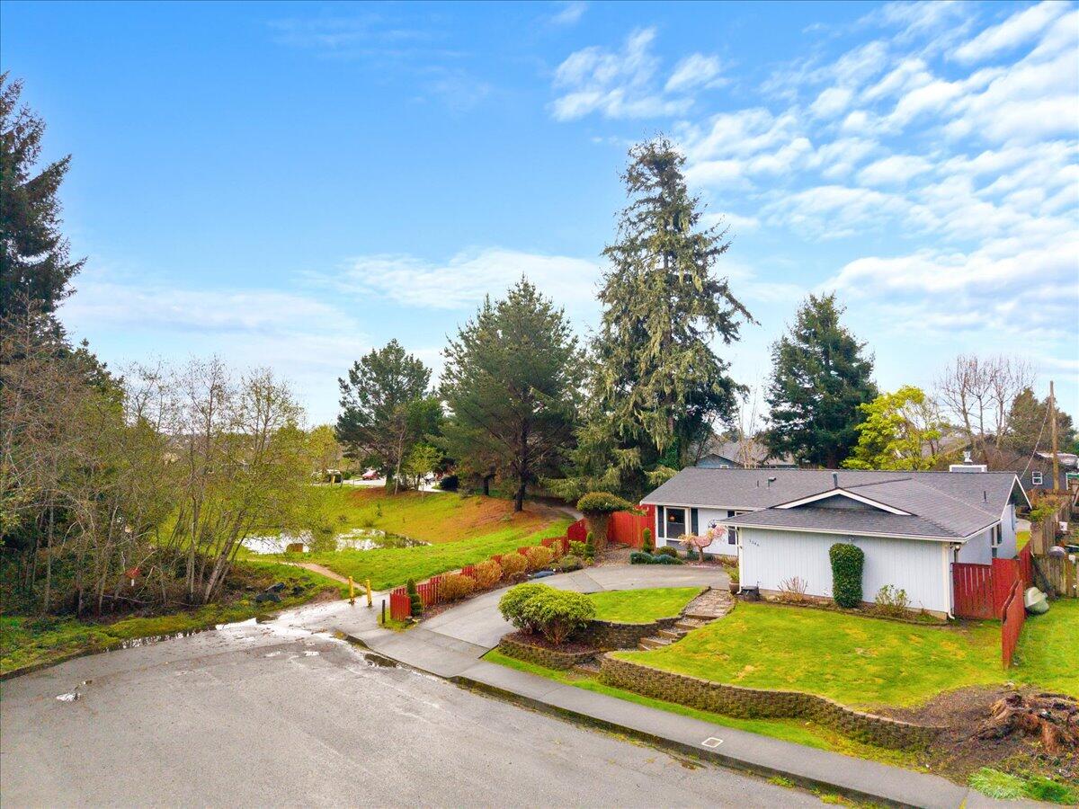 1346 Parkside Dr Drive, McKinleyville