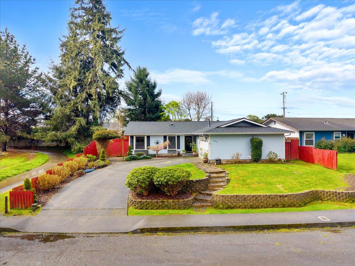 1346 Parkside Dr Drive, McKinleyville