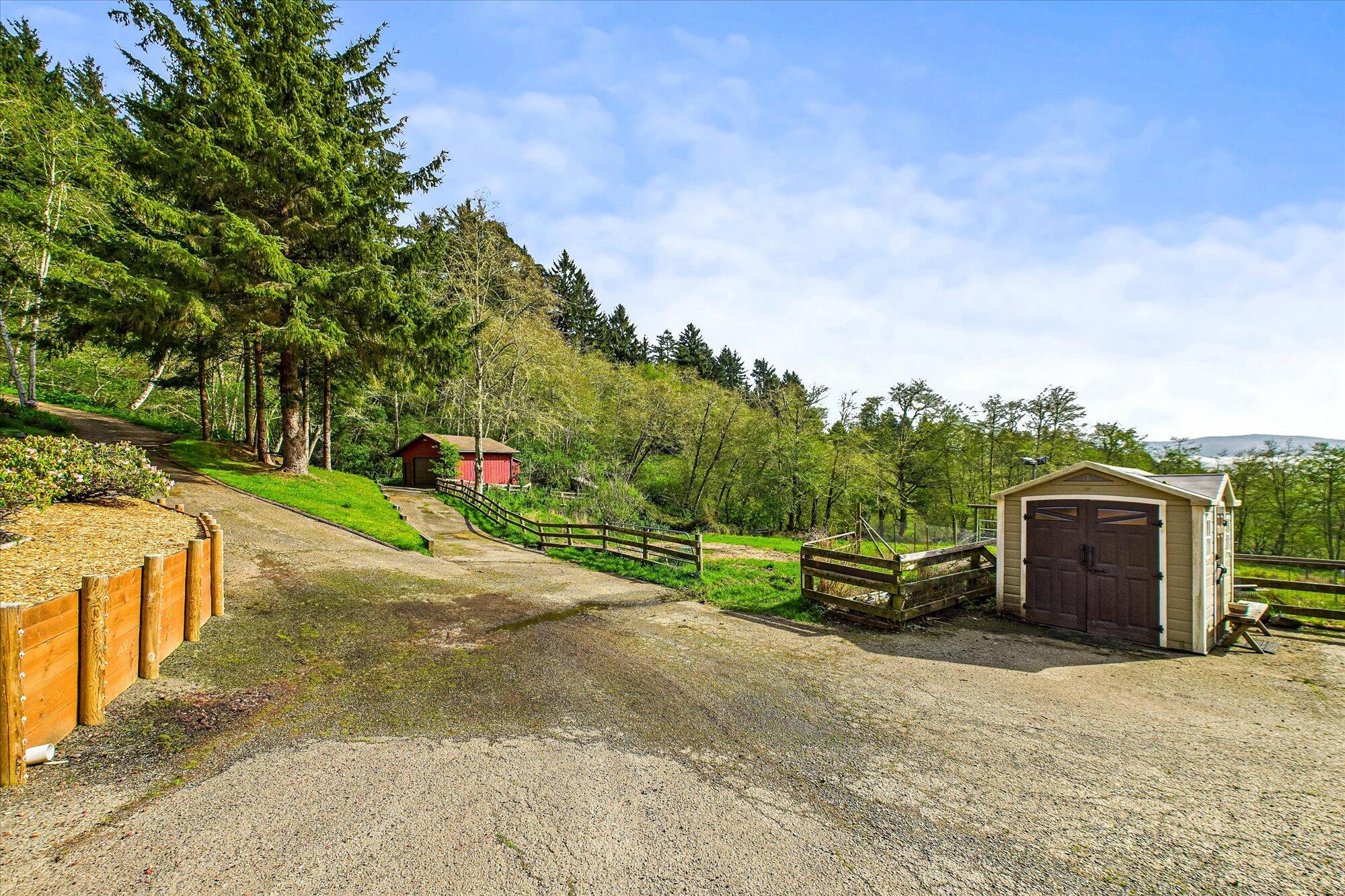 1652 Tompkins Hill Road