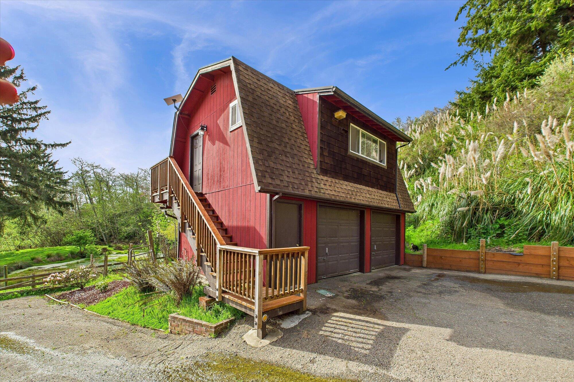 1652 Tompkins Hill Road