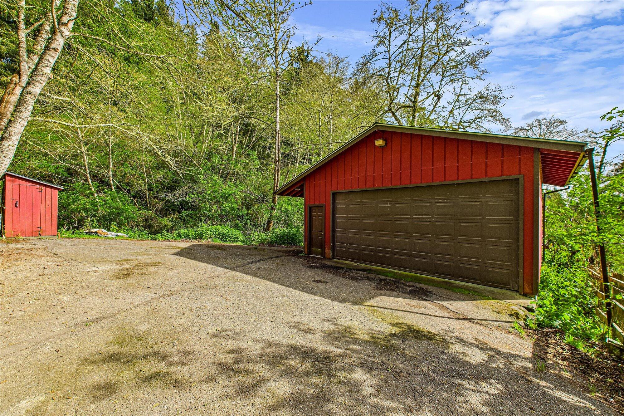 1652 Tompkins Hill Road