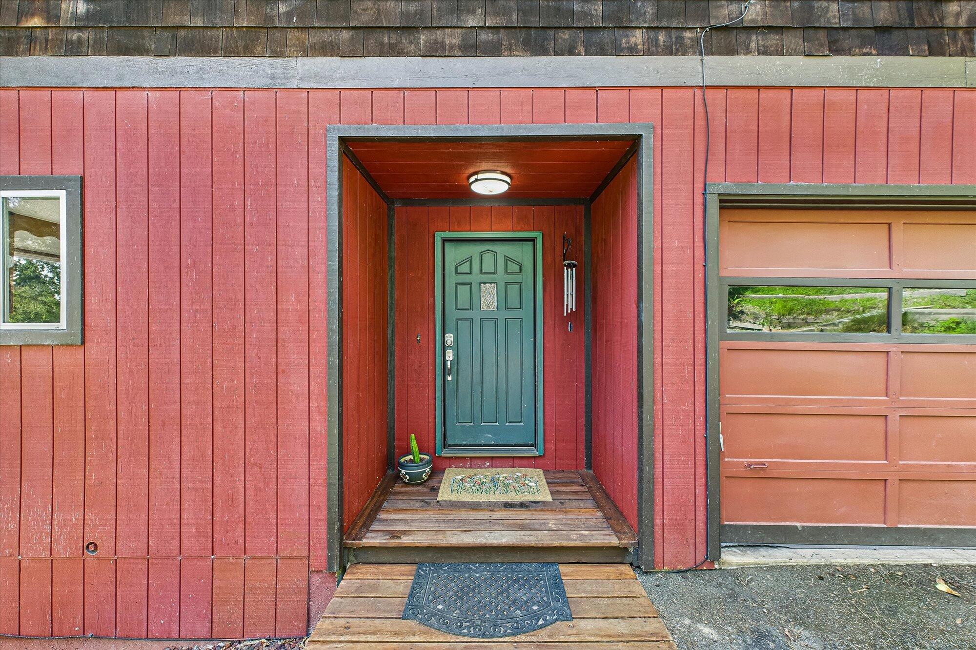 1652 Tompkins Hill Road