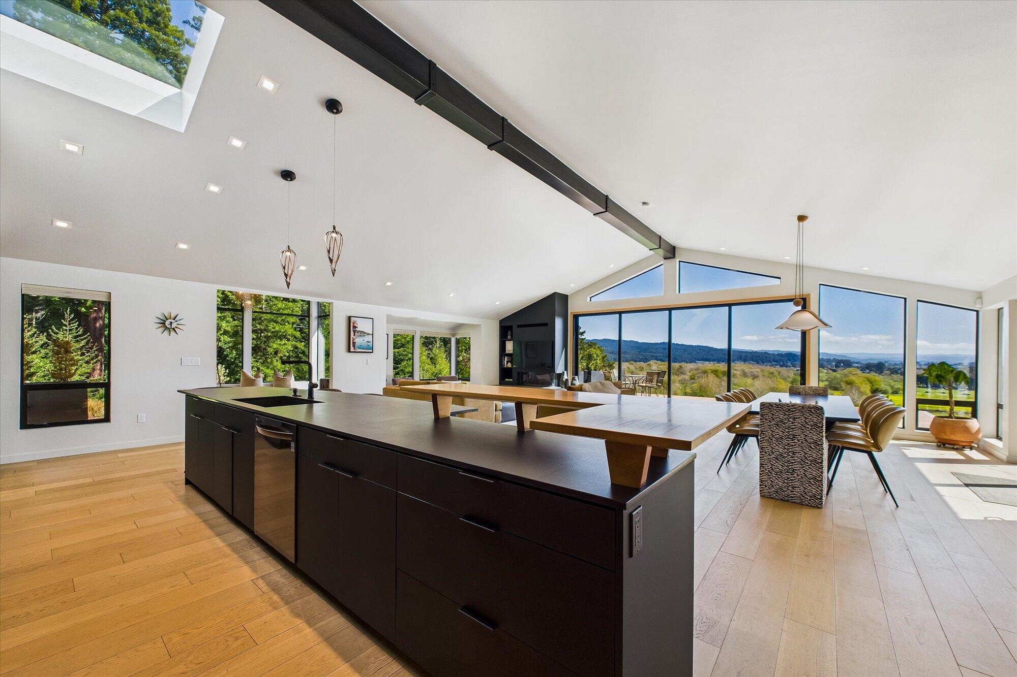 2175 N Bank Road, McKinleyville