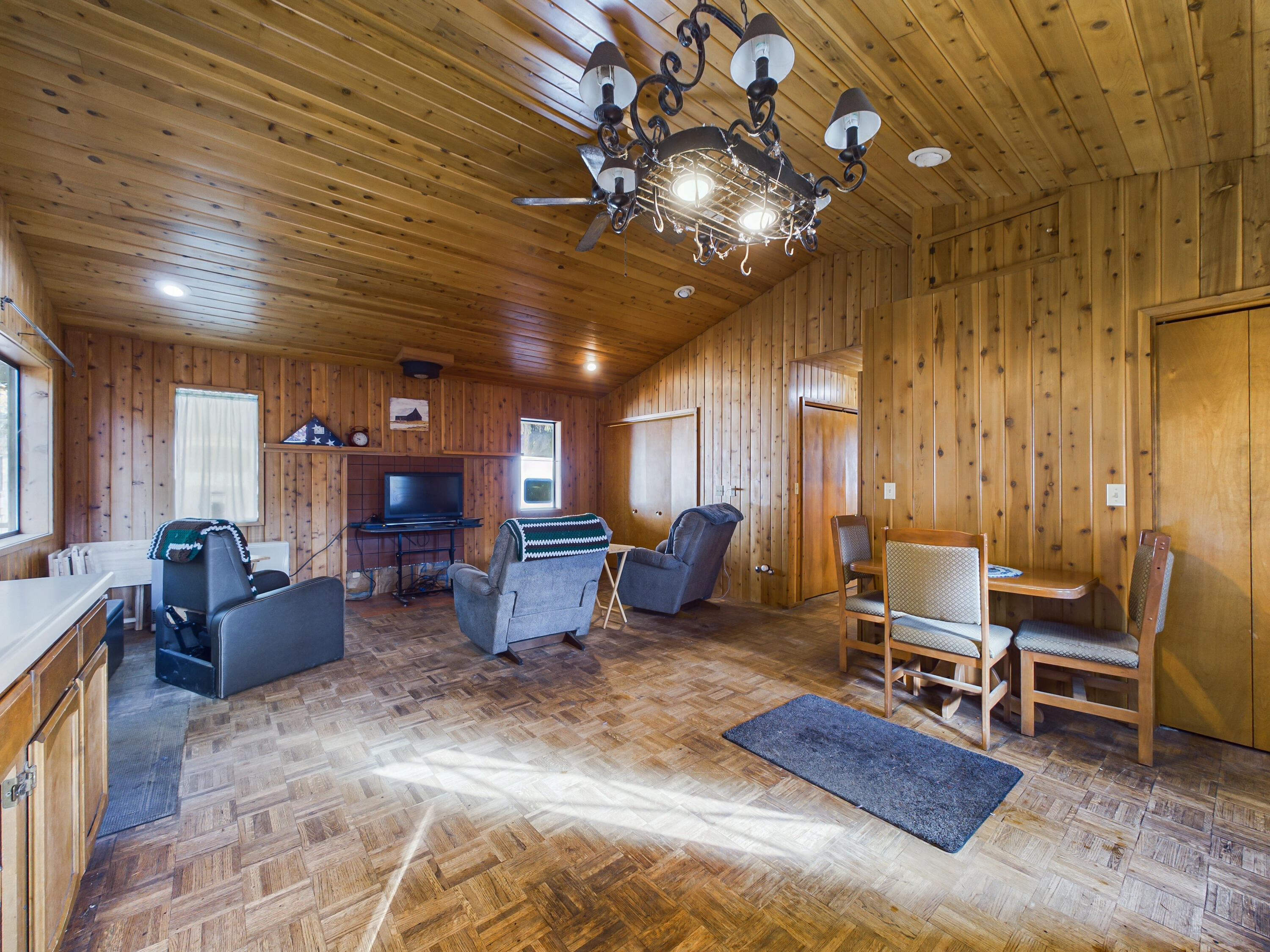 80 Pine Cone Lane