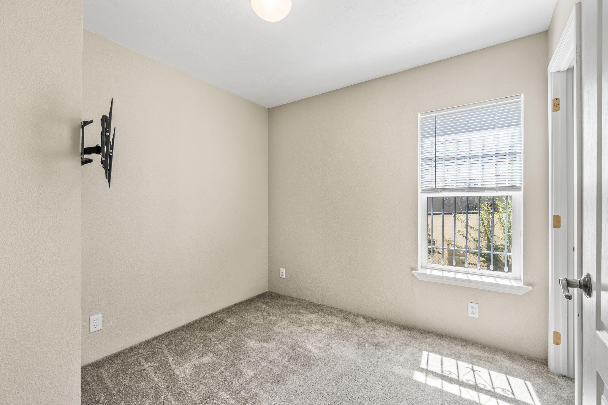 72 West Coast Drive 18