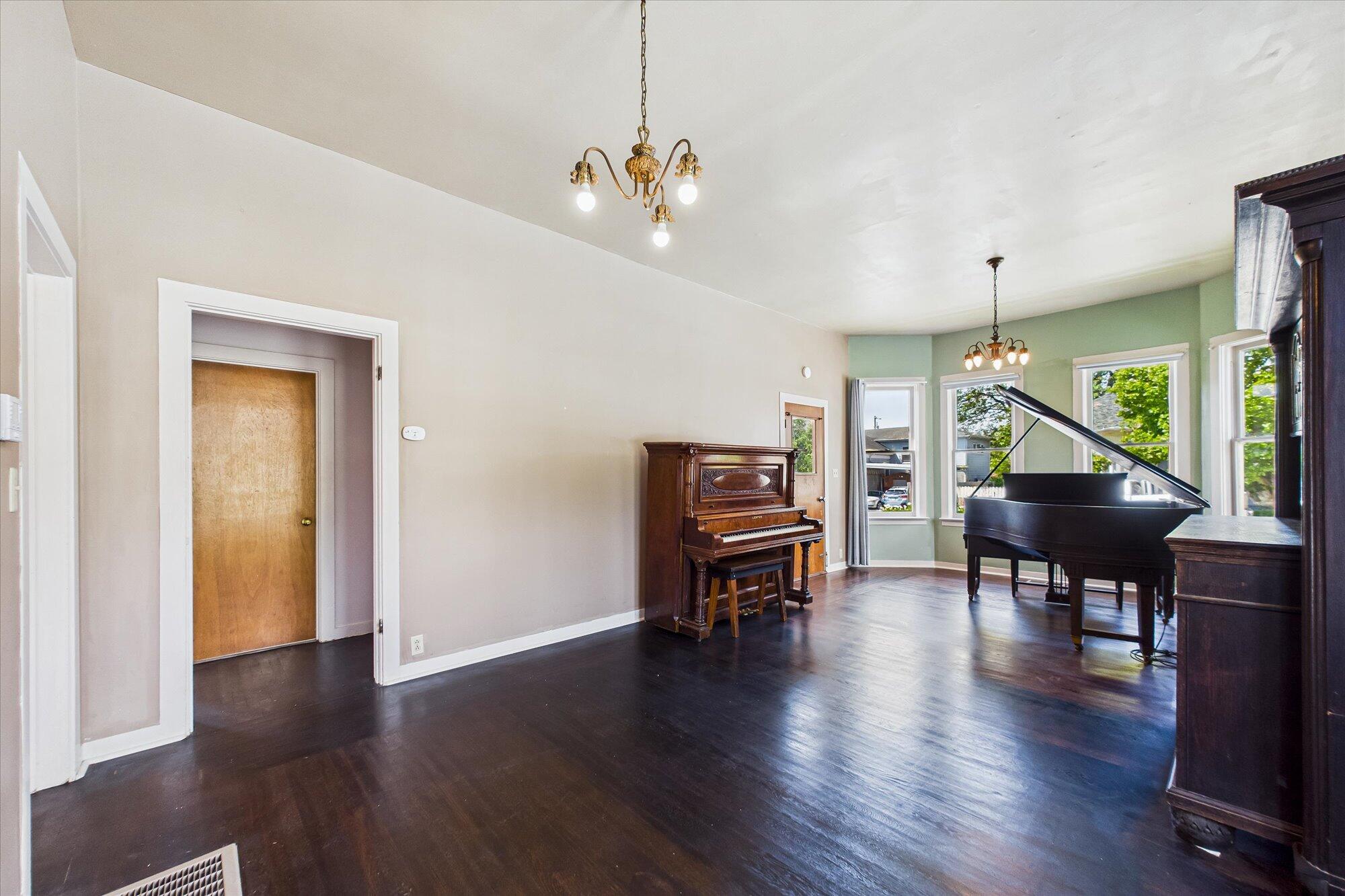 857 7th Street