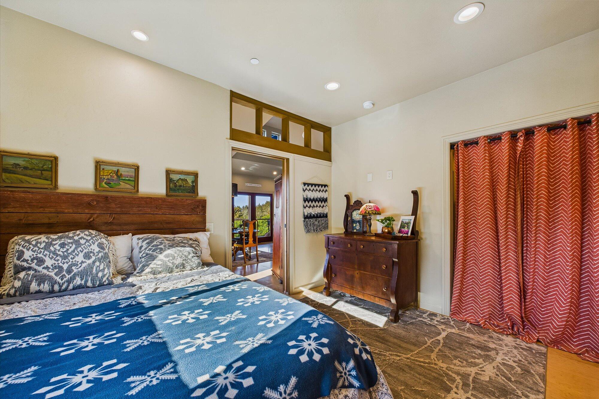 2460 Lee Lane