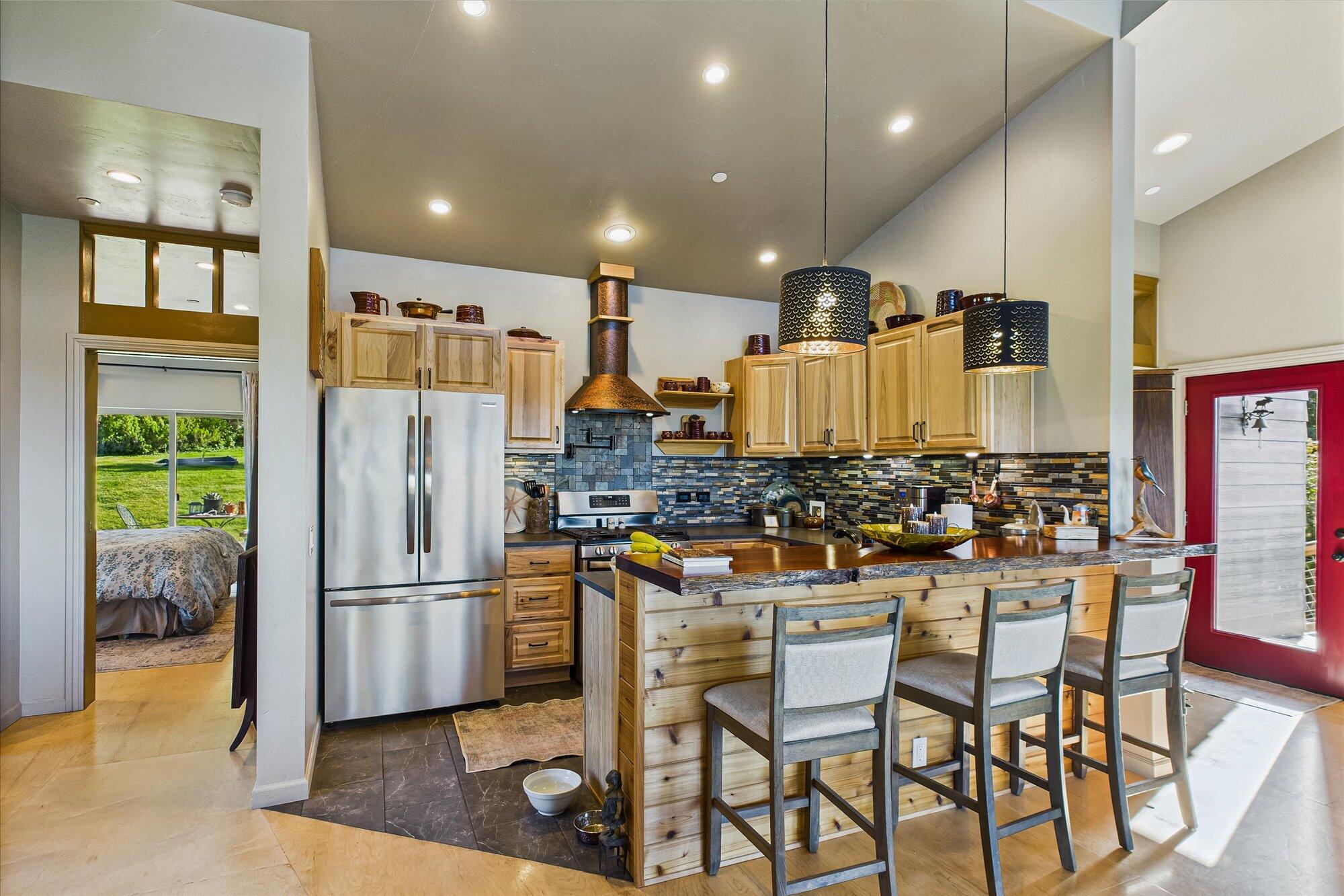 2460 Lee Lane