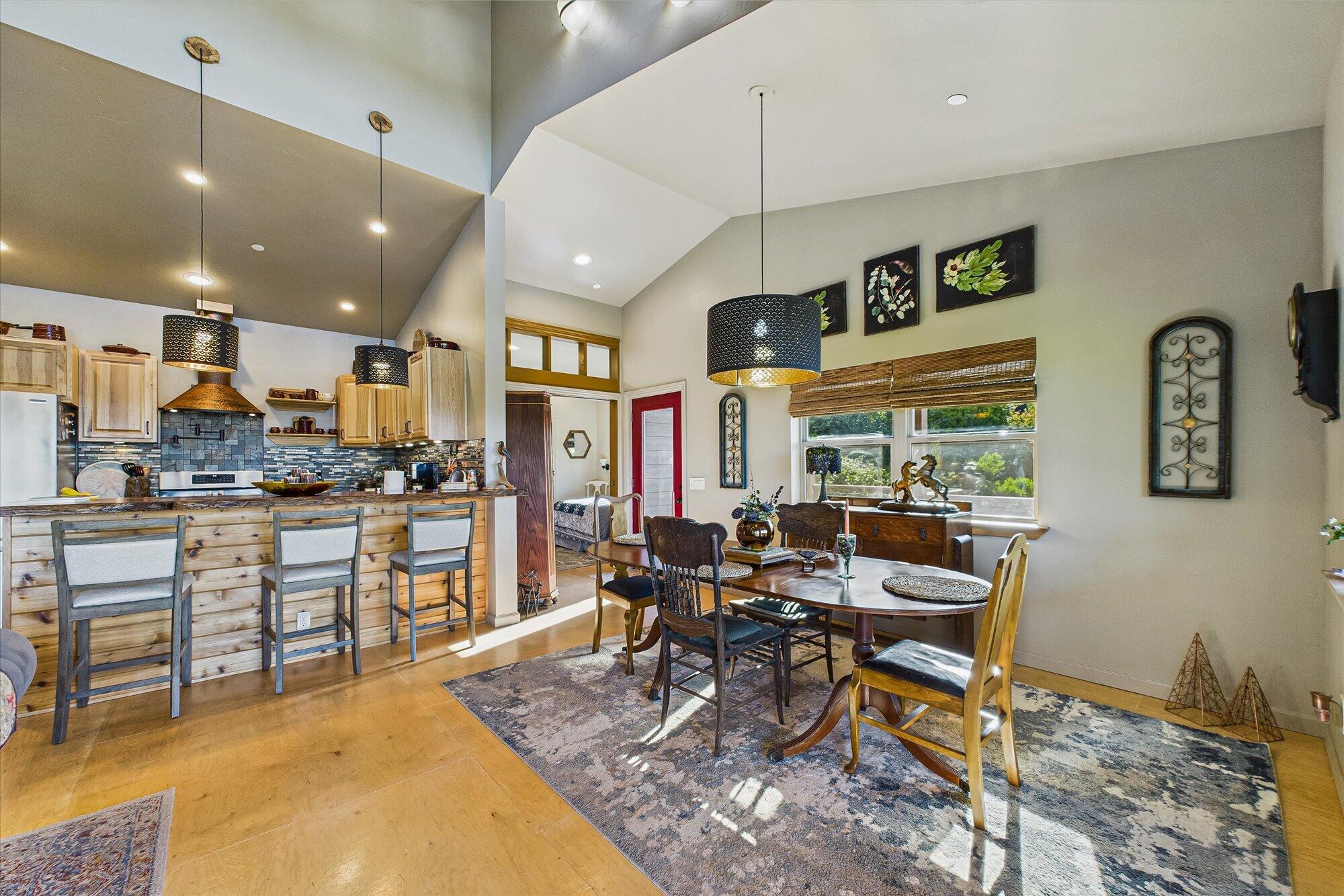 2460 Lee Lane