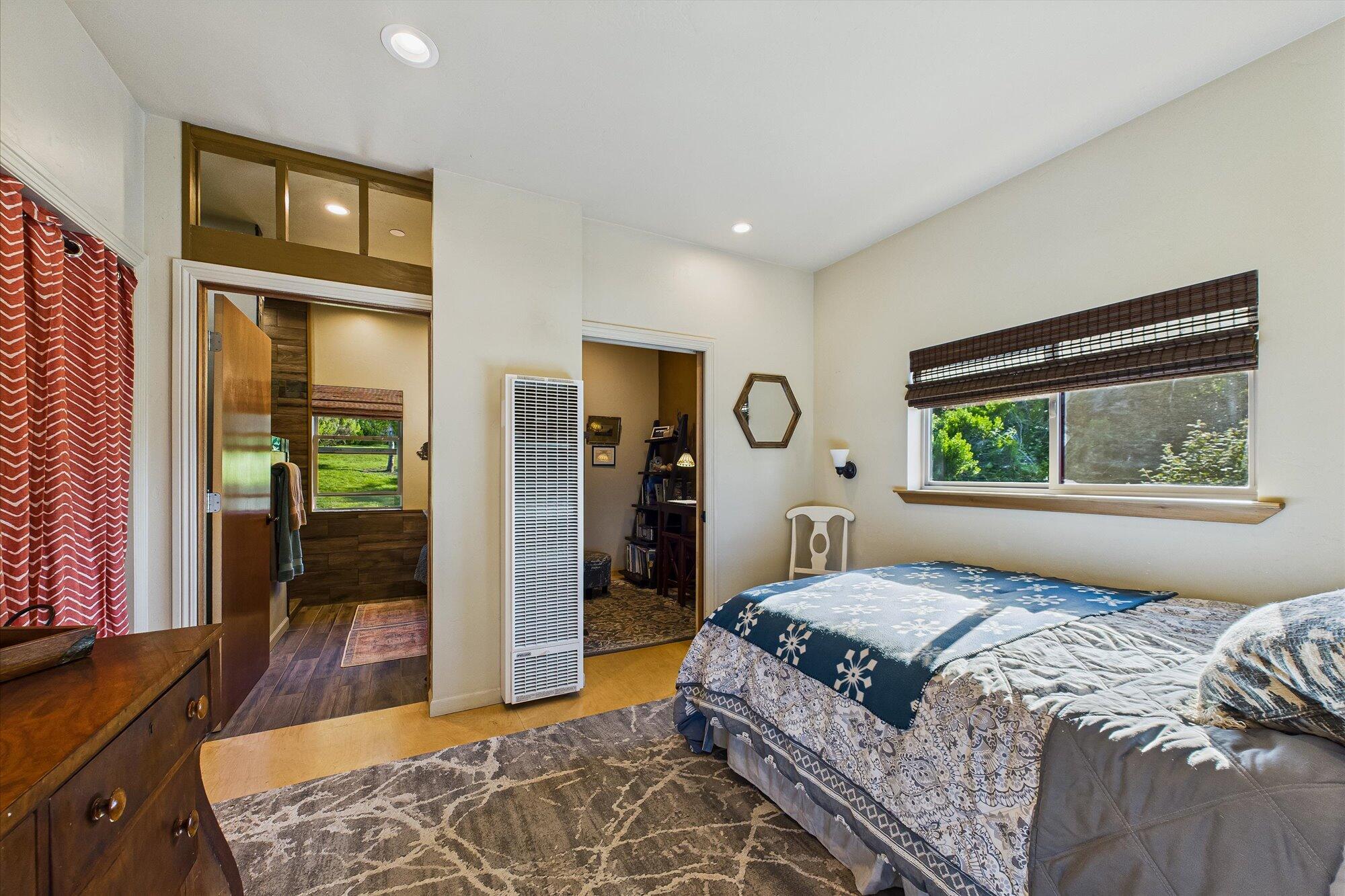 2460 Lee Lane