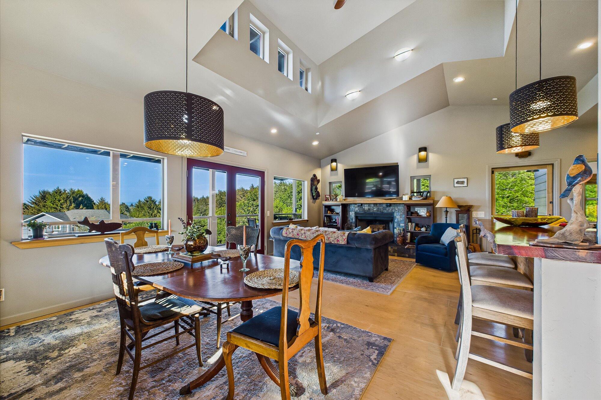 2460 Lee Lane