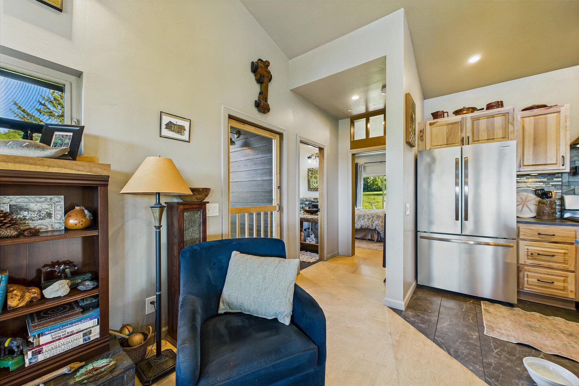 2460 Lee Lane