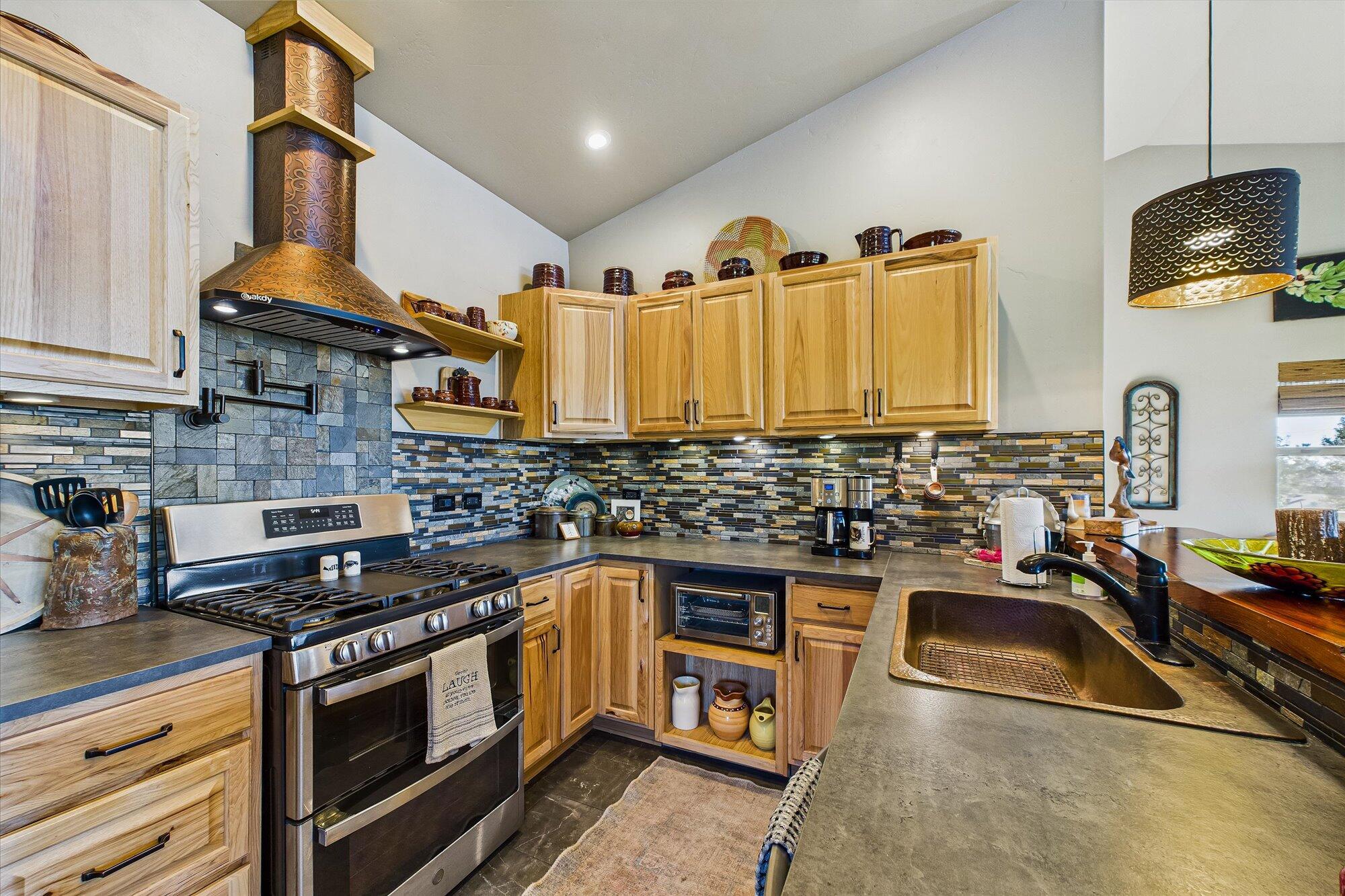 2460 Lee Lane