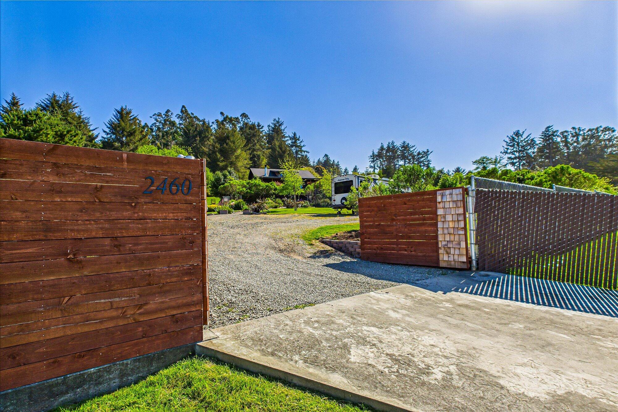2460 Lee Lane