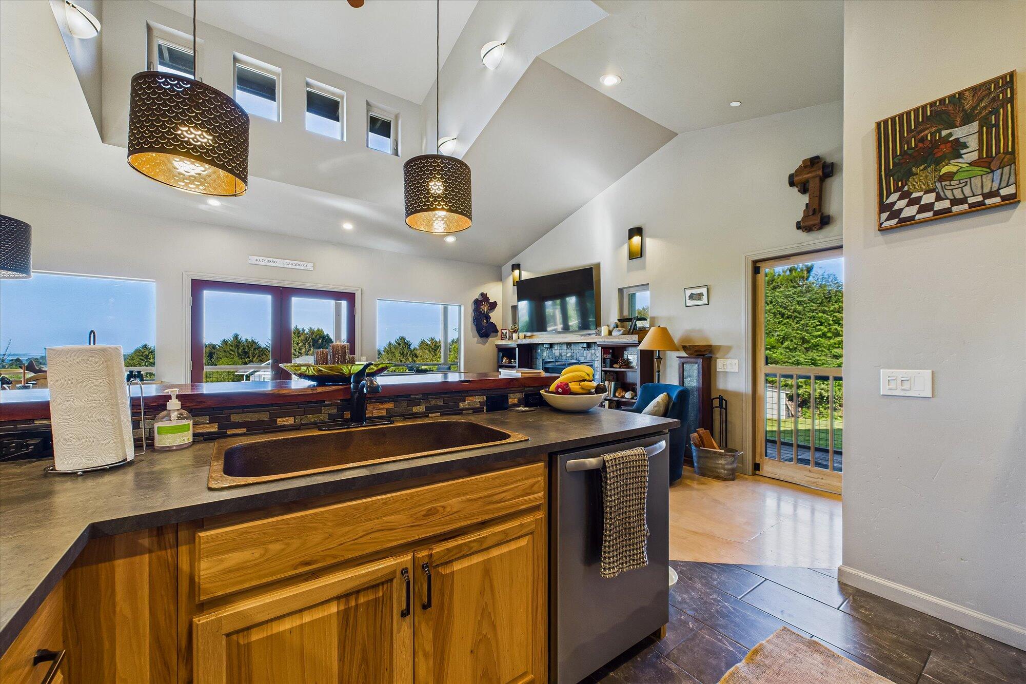 2460 Lee Lane