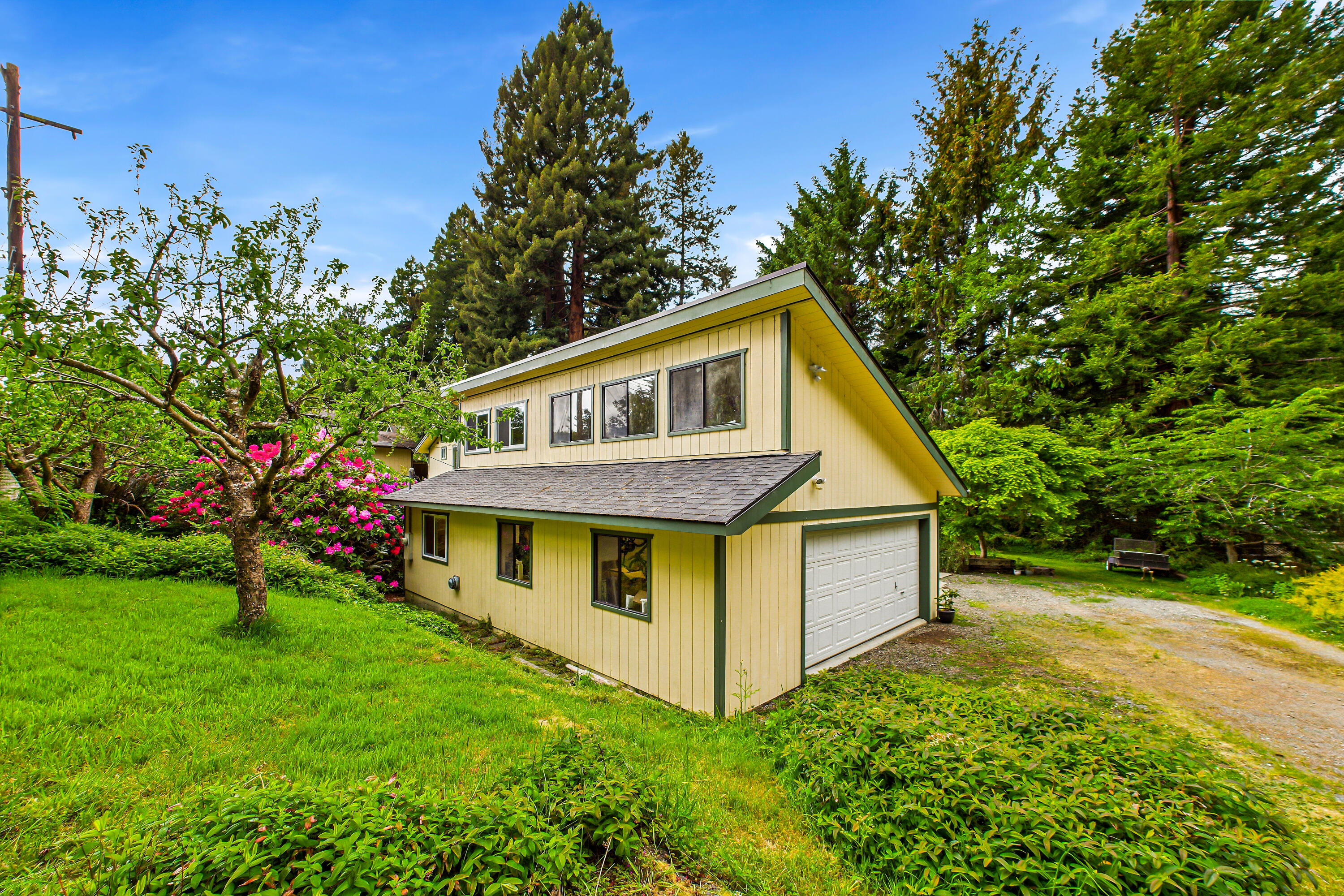402 Tanglewood Road
