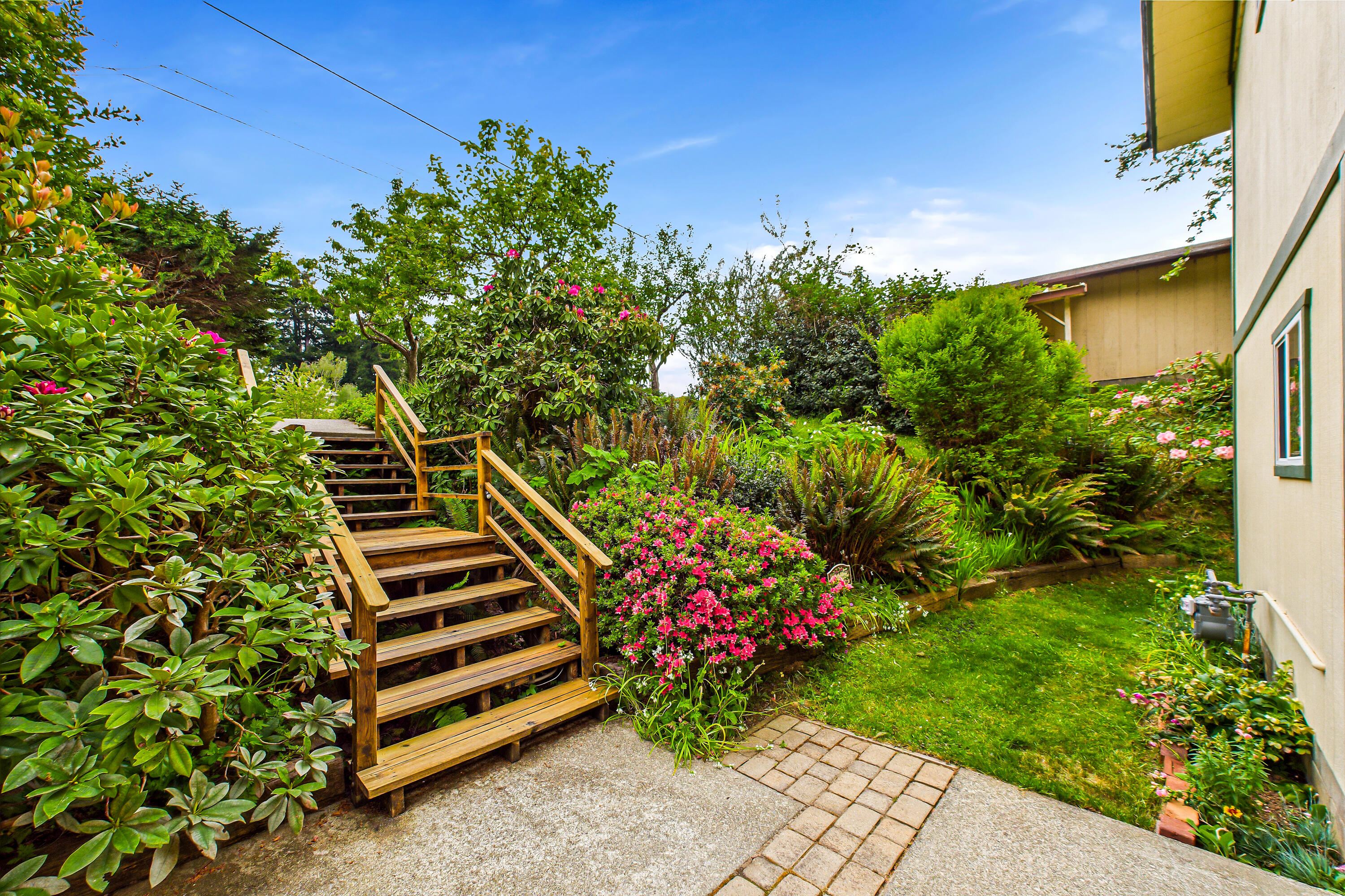 402 Tanglewood Road